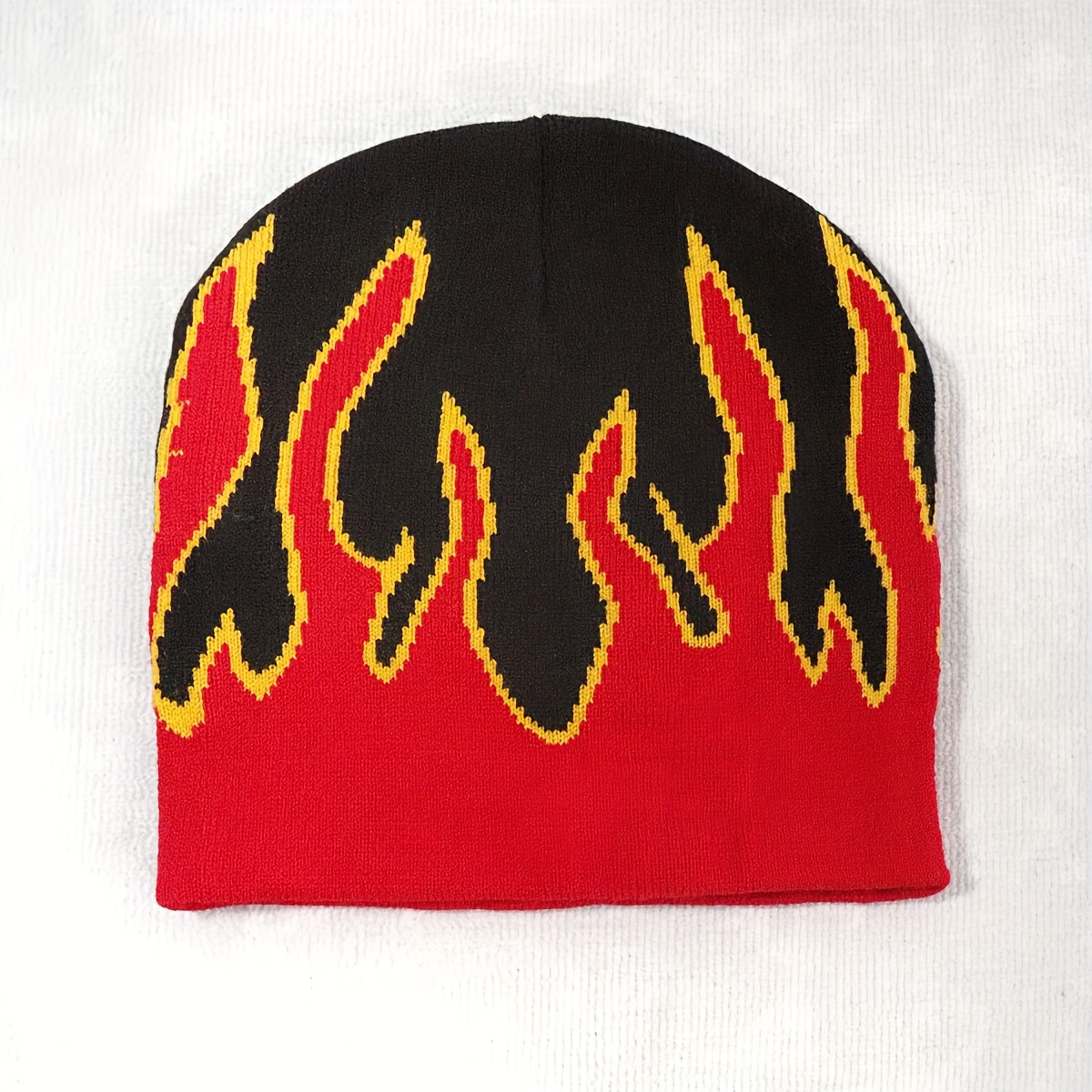 TEMU A Unisex Flame Jacquard Pattern Hat, A European And American Streetwear Style With A Unique And Trendy . This Brimless Beanie Is Perfect For