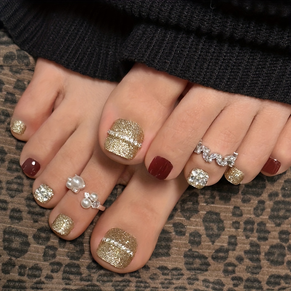 24pcs Press-On Toenails Burgundy & Golden Glitter with White * Chain  Decorations - Short Square * Nails for Women, Reusable Full-Coverage Glossy  DIY Nail Art with Jelly * & Nail File for Parties, ...