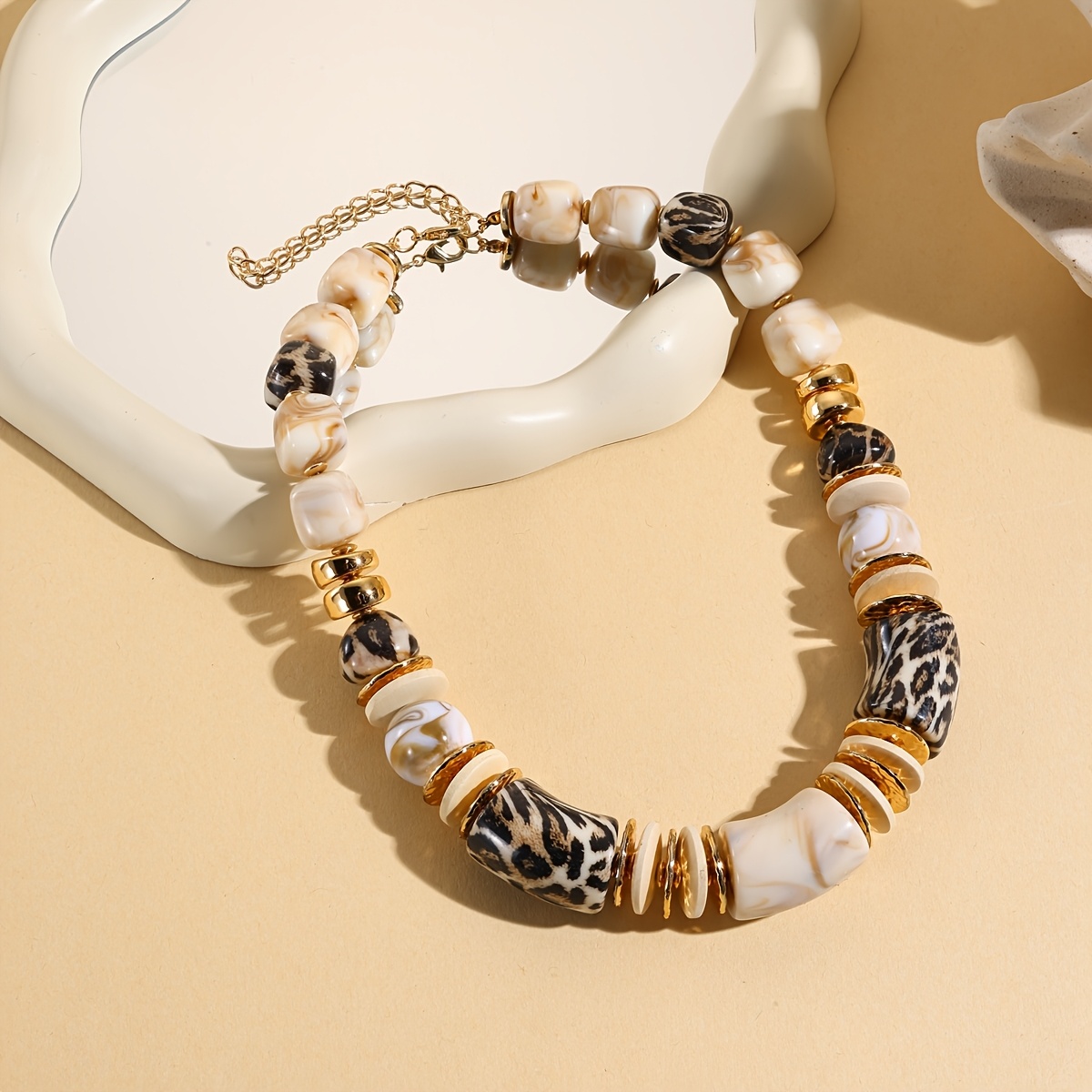 TEMU Retro Contrast Women's Necklace, Individual Fashion, Aesthetic, Outing Accessory, Niche , Banquet And Party Atmosphere Accessory, Full Of Aura,