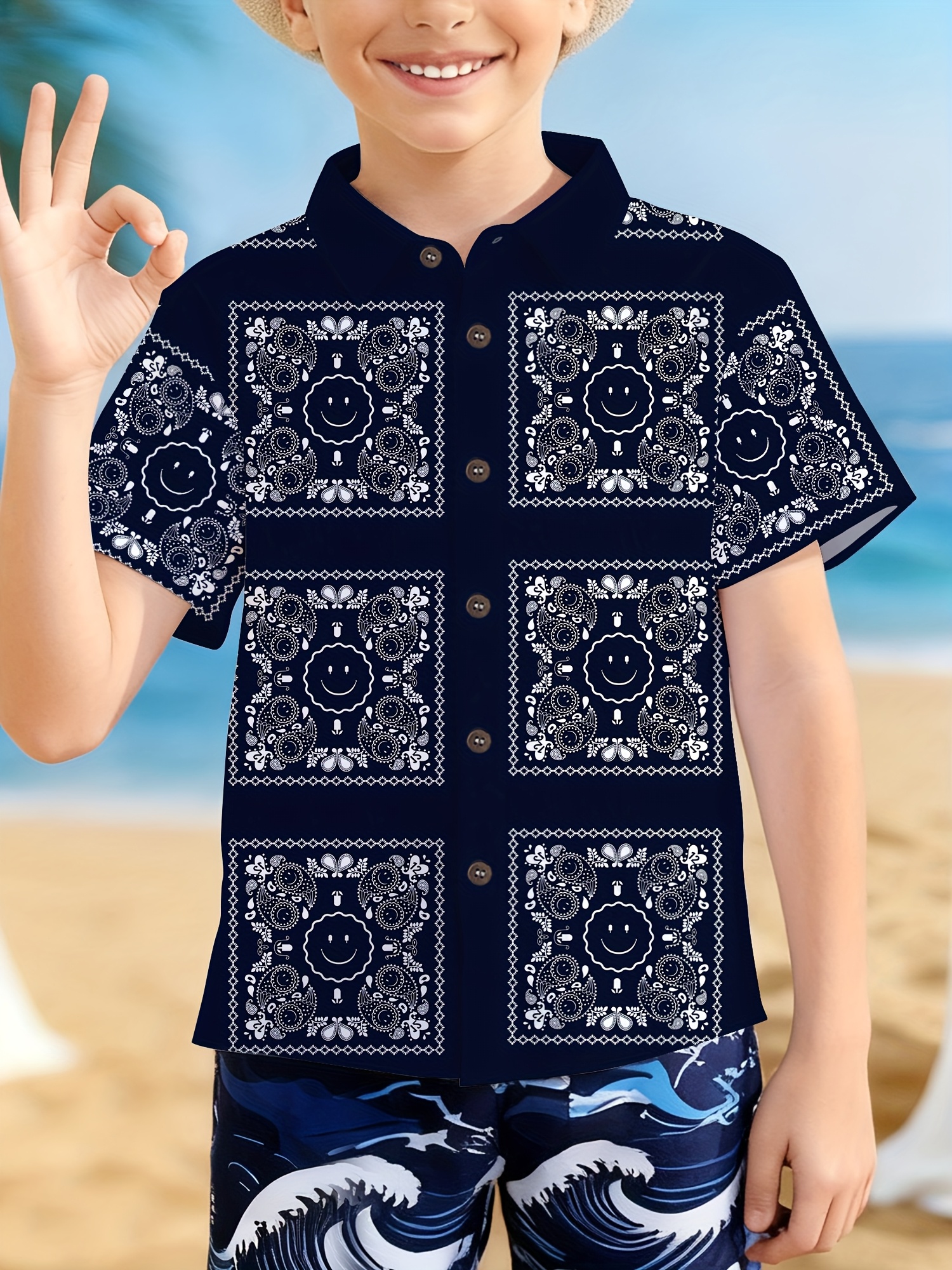 Camisa de Manga Corta para Niños en Azul Oscuro con Estampado Digital de Flores Blancas, Ideal para Uso Diario Casual, Cómoda y Holgada, Tela de Rayón de Bambú de 125g