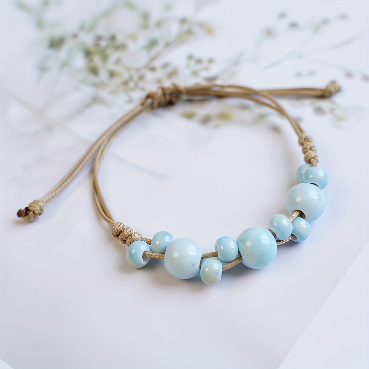 TEMU 1 pieza de elegante pulsera de cerámica con cuentas para mujeres - ajustable, a con cuentas de tono dorado y detalles blancos, para uso diario,
