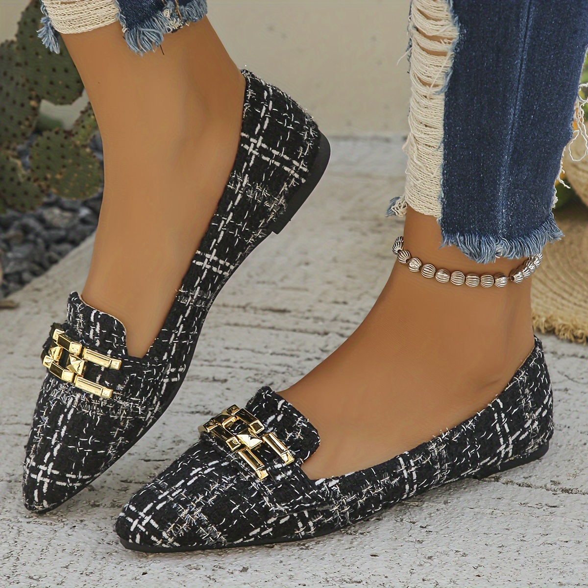 

Chic Women's Slip-on Flats With Metallic & Chain Detail - Comfortable, Lightweight Pointed Toe Shoes For Work And Driving