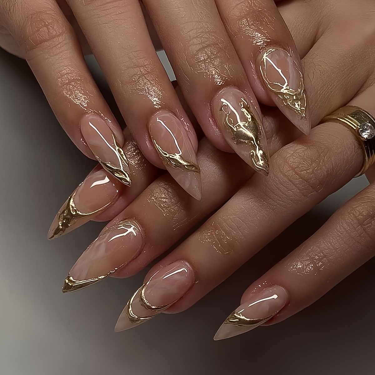 

24pcs Élégant Long Stiletto Press-On Nails Set, Marbre Nu & Accents Dorés, Brillant en d', Lime à Ongles & Colle Gelée, Polyvalent pour & Soirée