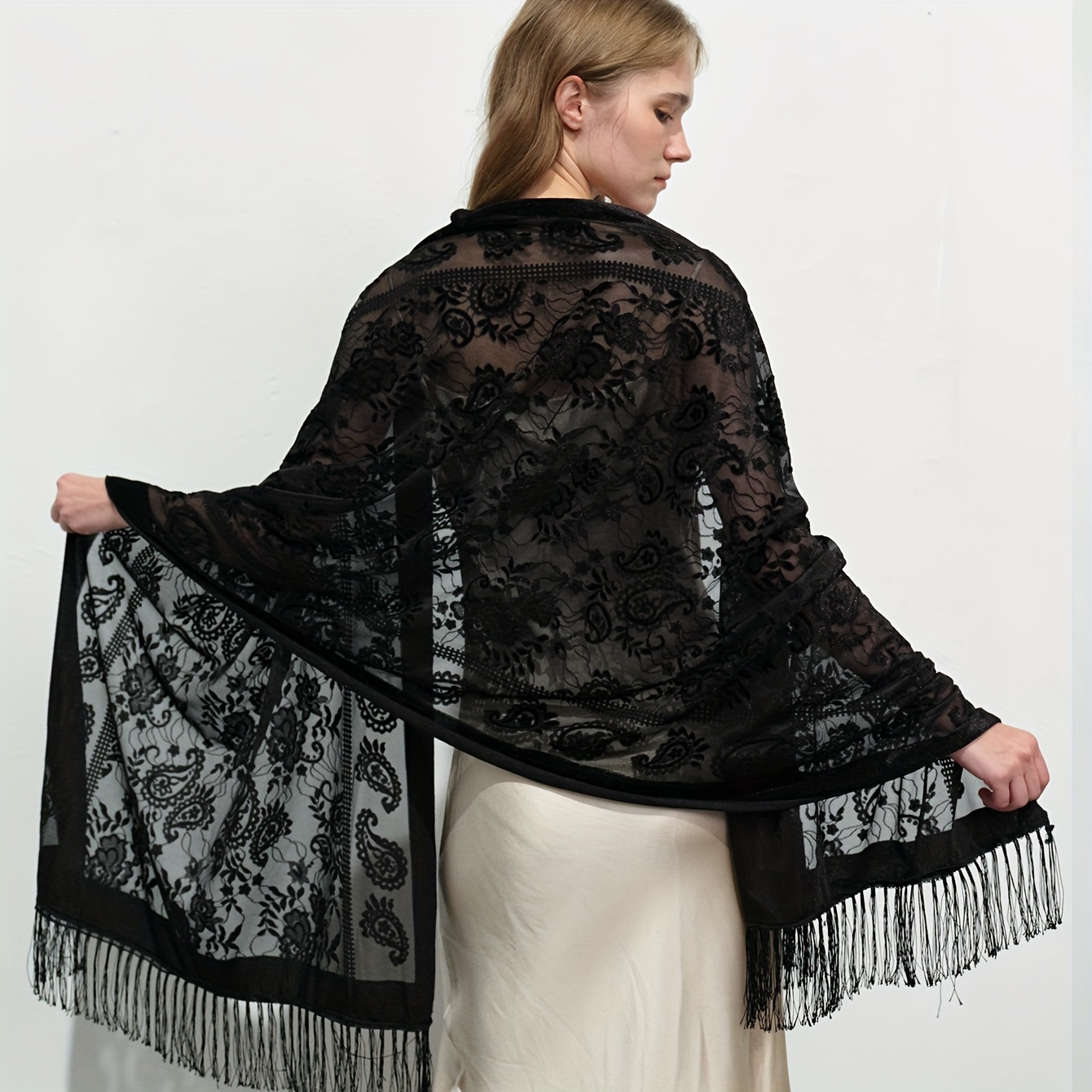 

[trending] Elegant Velvet Floral Shawl With Lace Trim - Warm, Tassel Scarf For Women | Parties & Gifts