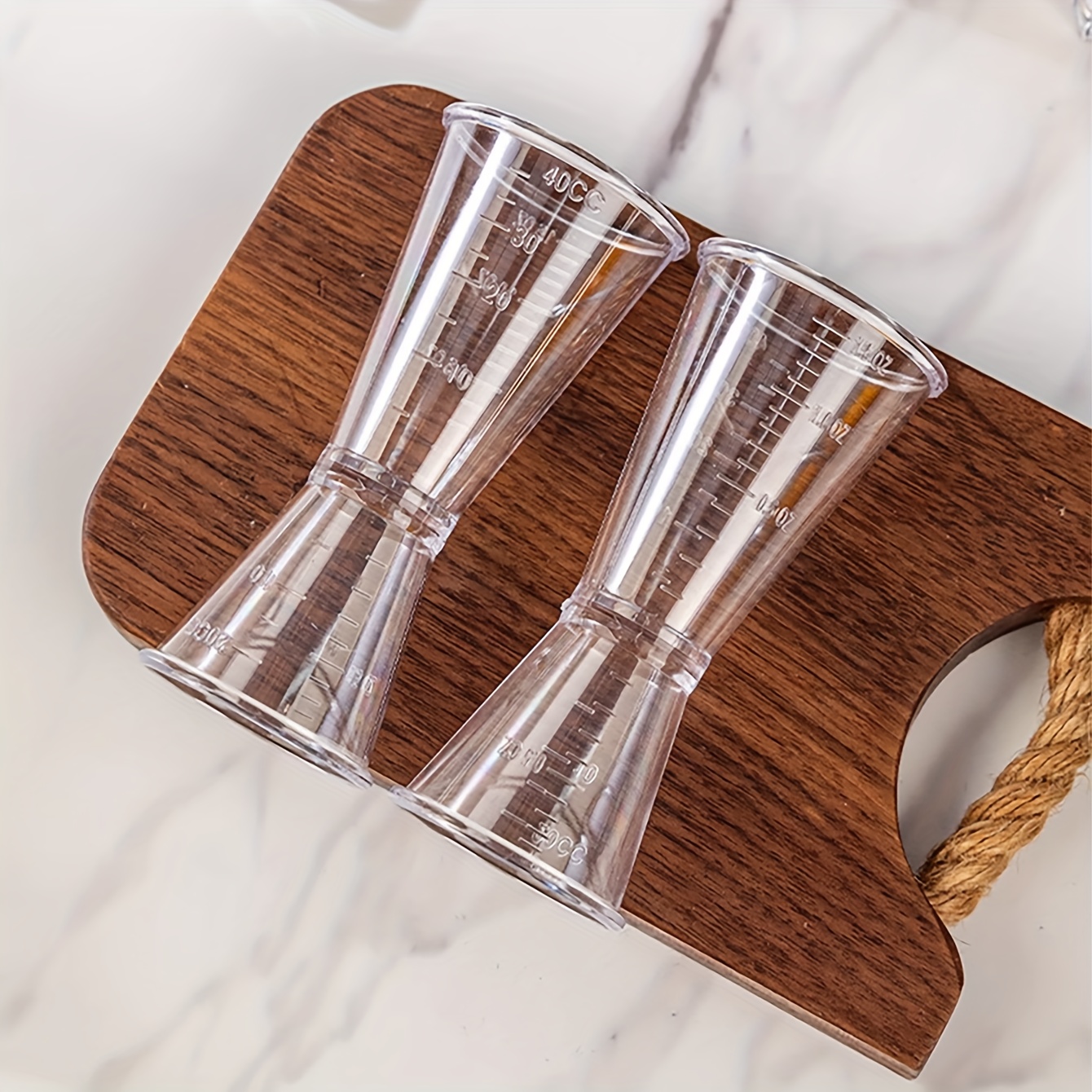 2er-Set LON Professionelle Messbecher mit Teilstrichen – Lebensmittelechte Kunststoff-Messbecher mit 20/40 ml Skala – Strapazierfähige Cocktail- Milkshake-Messbecher für Barkeeper – Präzise