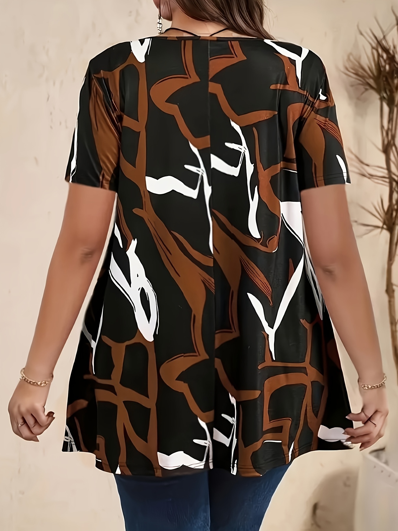Elegant Random Print Short Sleeve T-Shirt for Women - Polyester, Crew Neck, Slight Stretch, All Seasons, Knit Fabric, 180 g/m?