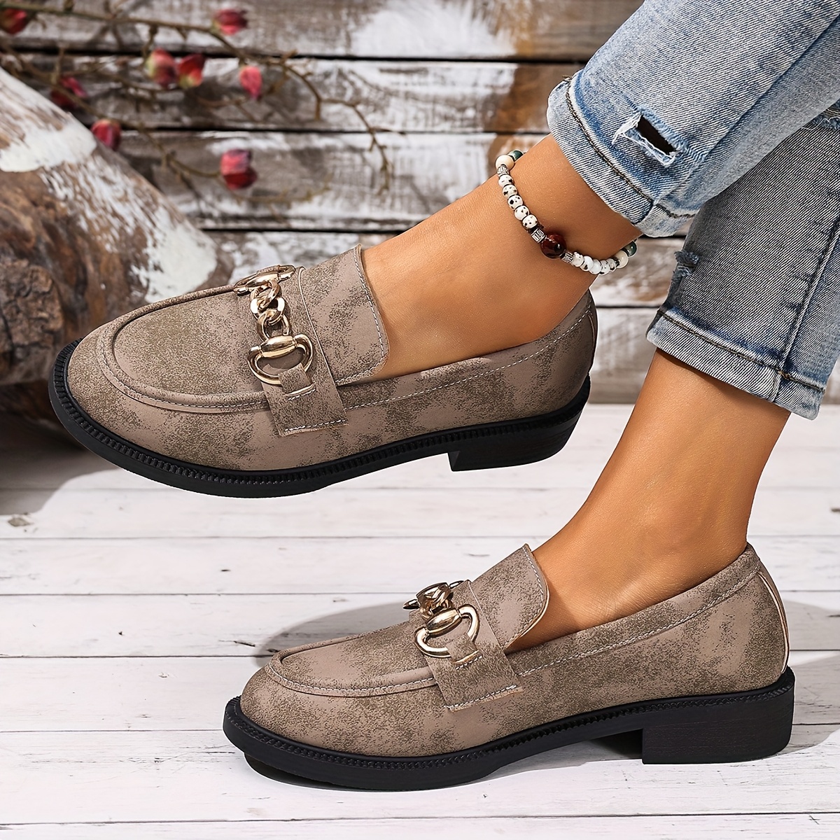 fashionable slip small flat shoes season versatile Pakistan