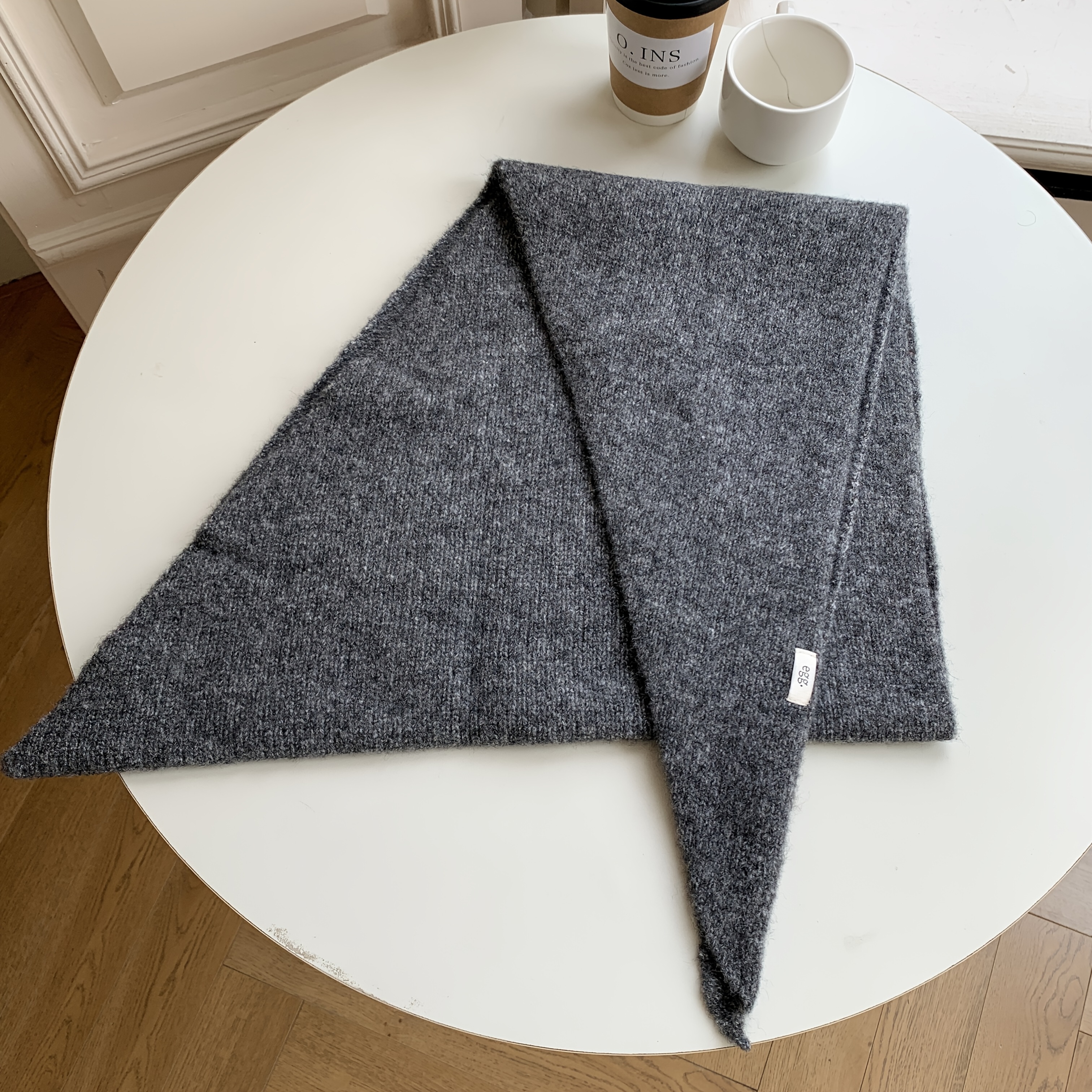 E-shop Premium einfarbiger Wollschal 2025, neuer minimalistischer großer dreieckiger Schal für Damen, Winter, koreanischer Stil, Atmosphäre