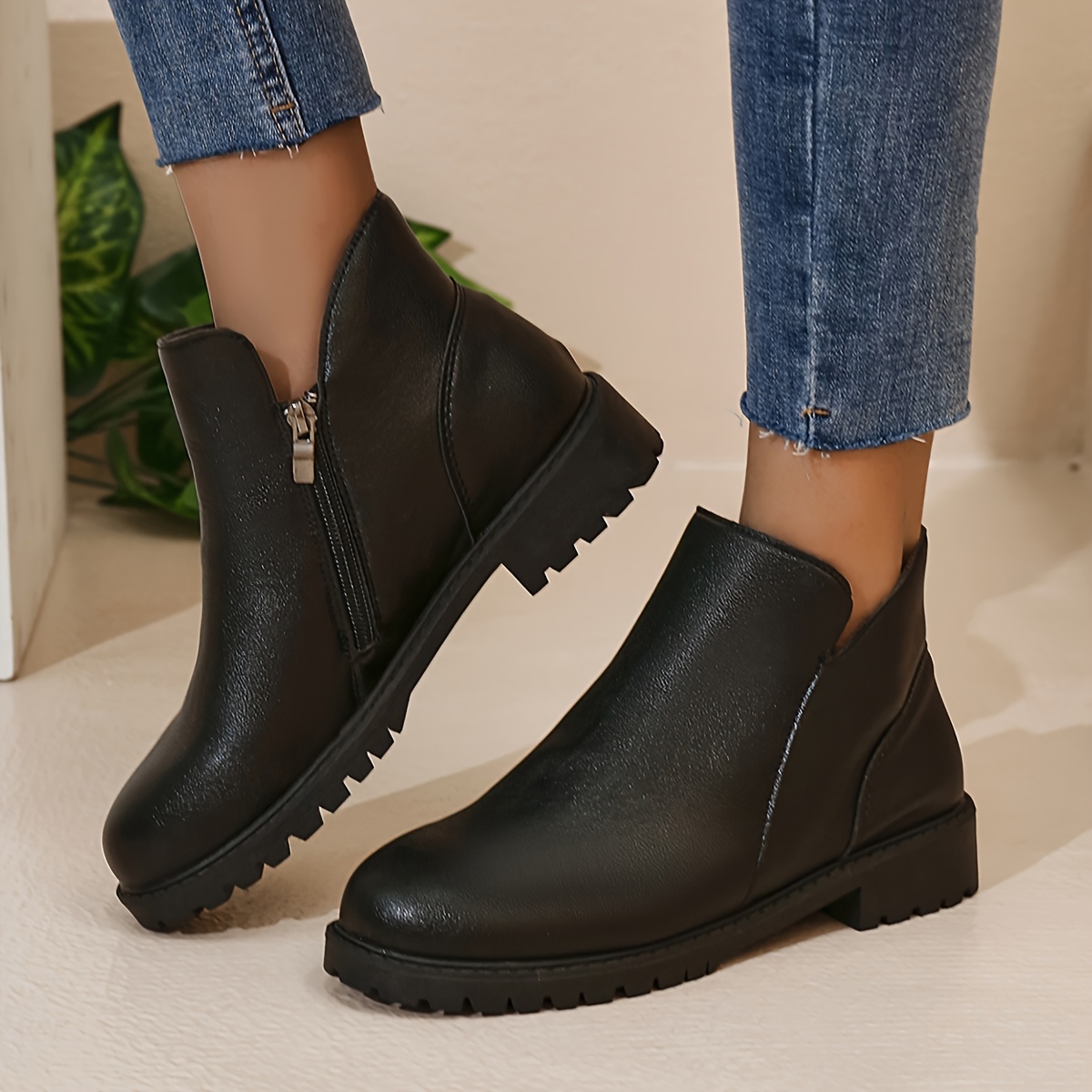 

Women's Trendy -sole Outdoor Boots, Leather Upper, Fabric And Insole, Tpu Sole - Stylish Footwear