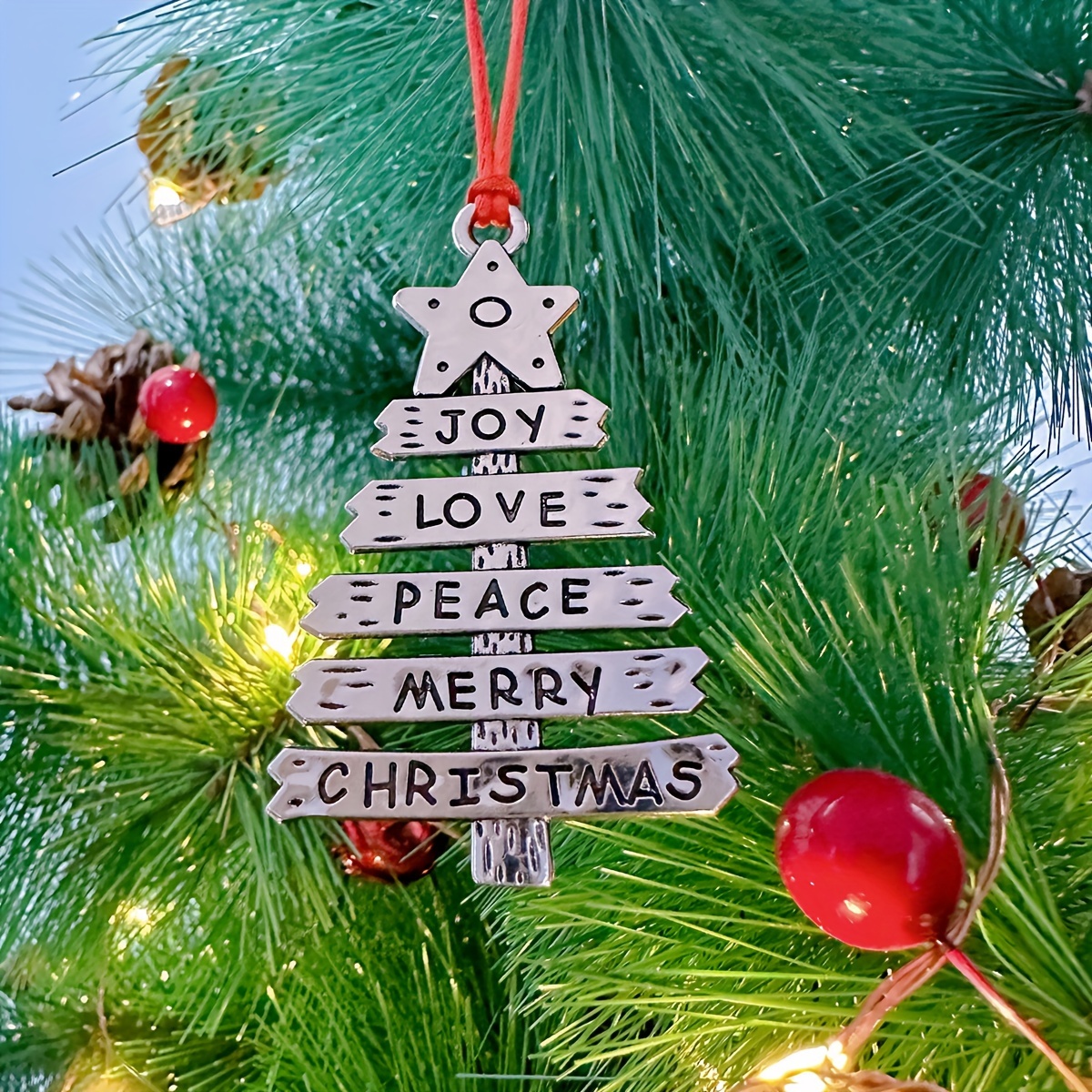 Image of 1pc Of Gorgeous Christmas Shape Metal Pendant, Christmas Decoration, Merry Christmas Metal Sign, Coffee School Shopping Mall Hotel Home Christmas Party, Christmas Scene Atmosphere