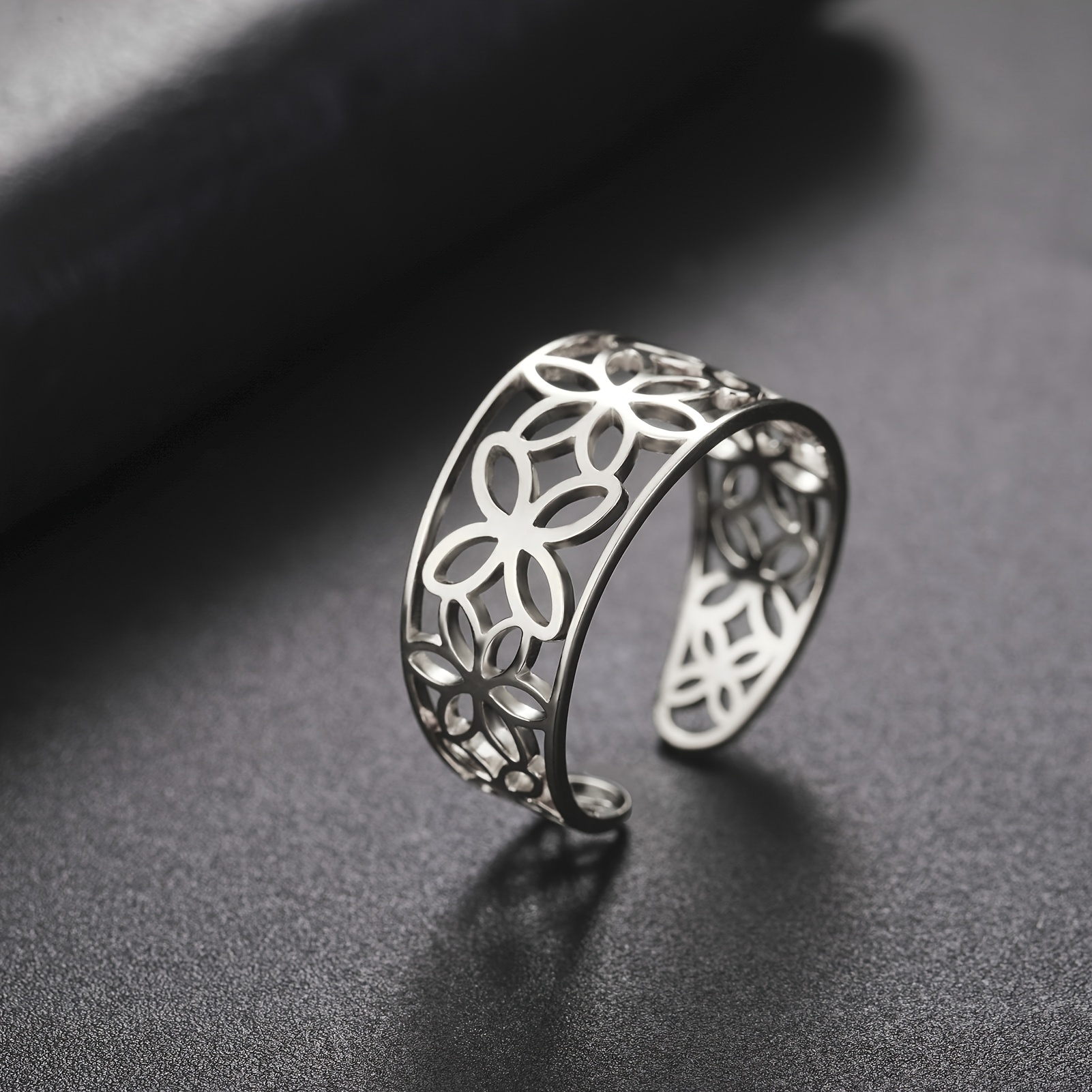 Women's Minimalist Avant-Garde Geometric Line Design Ring