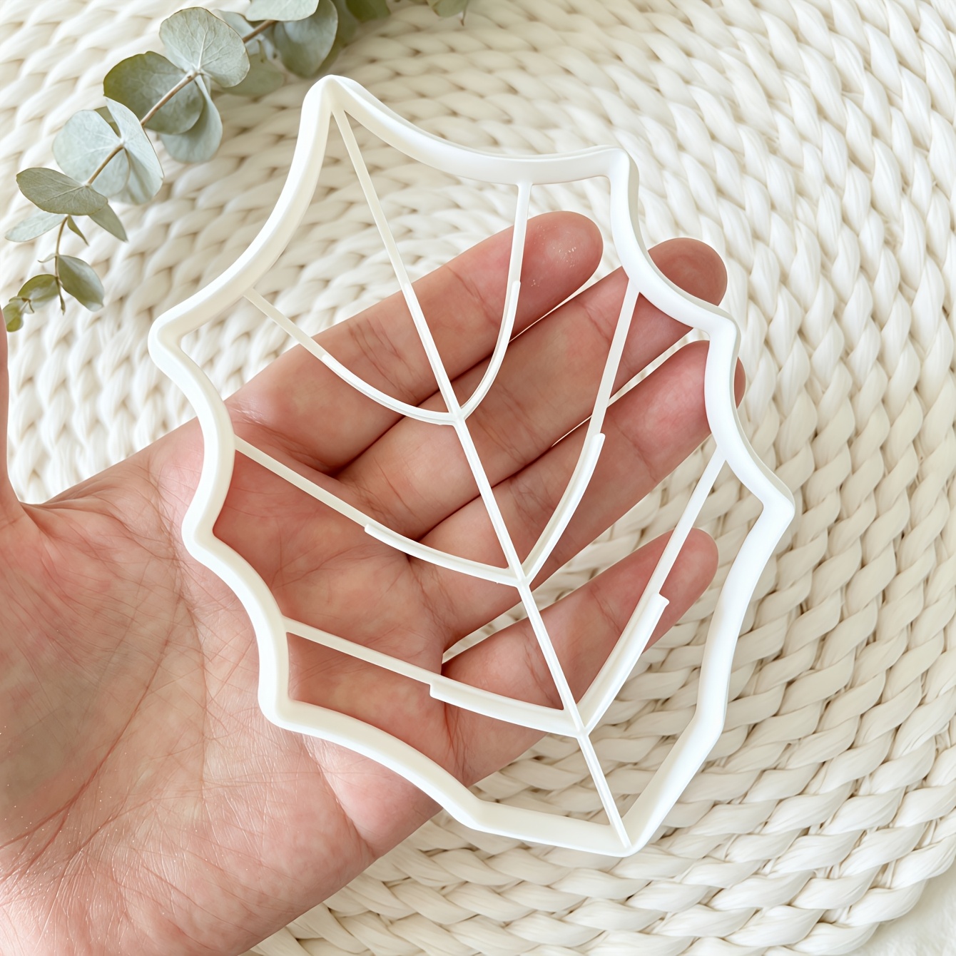 TEMU Holly Leaf Polymer Clay Cutter Hand Craft Cutting Mold For Diy Crafting Projects Craft Trinket Holding Tray Nature Inspired Tabletop Accent