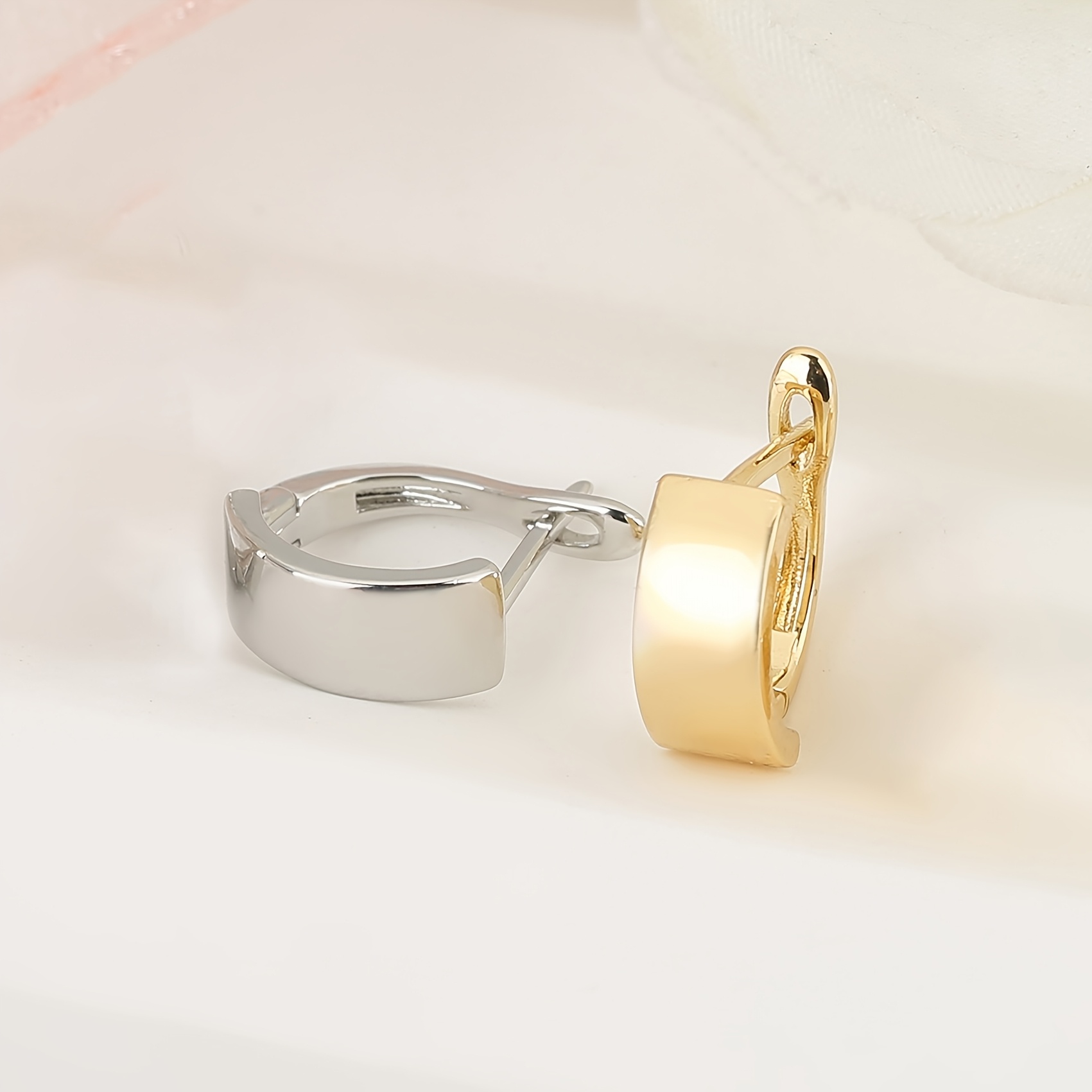 Women's Minimalist Double Color Glossy Ear Buckle Earrings