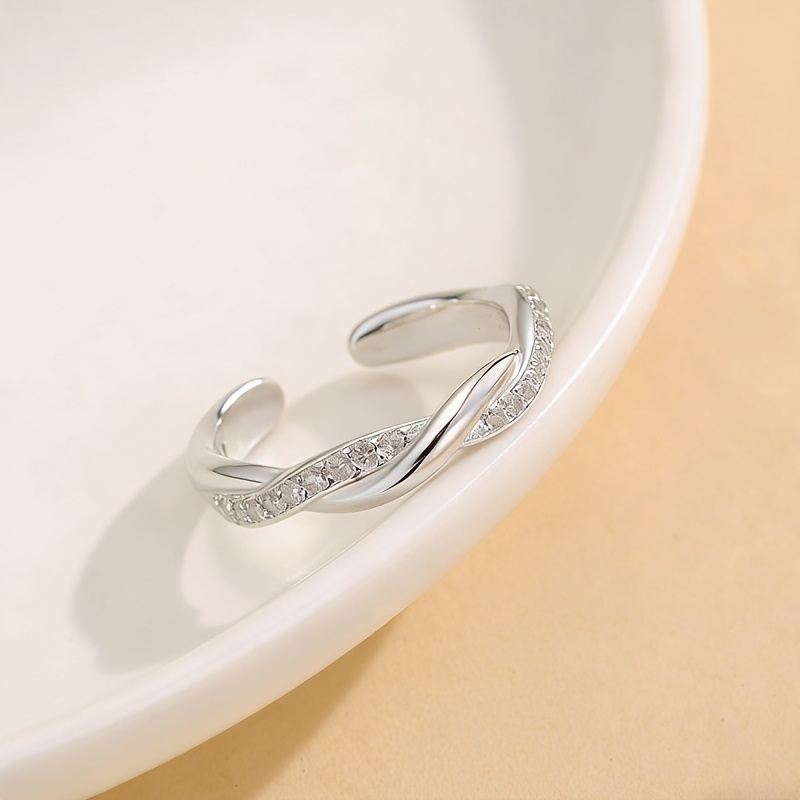 Elegant Adjustable Twisted Toe Ring — Unisex Summer Accessory