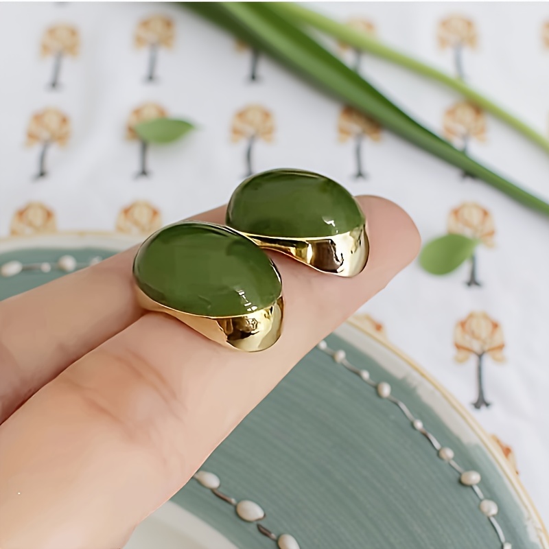1 Pair Of Bohemian-style Niche High-end Drip Oil Green Olive Fruit Ear Studs, Suitable For Daily Wear