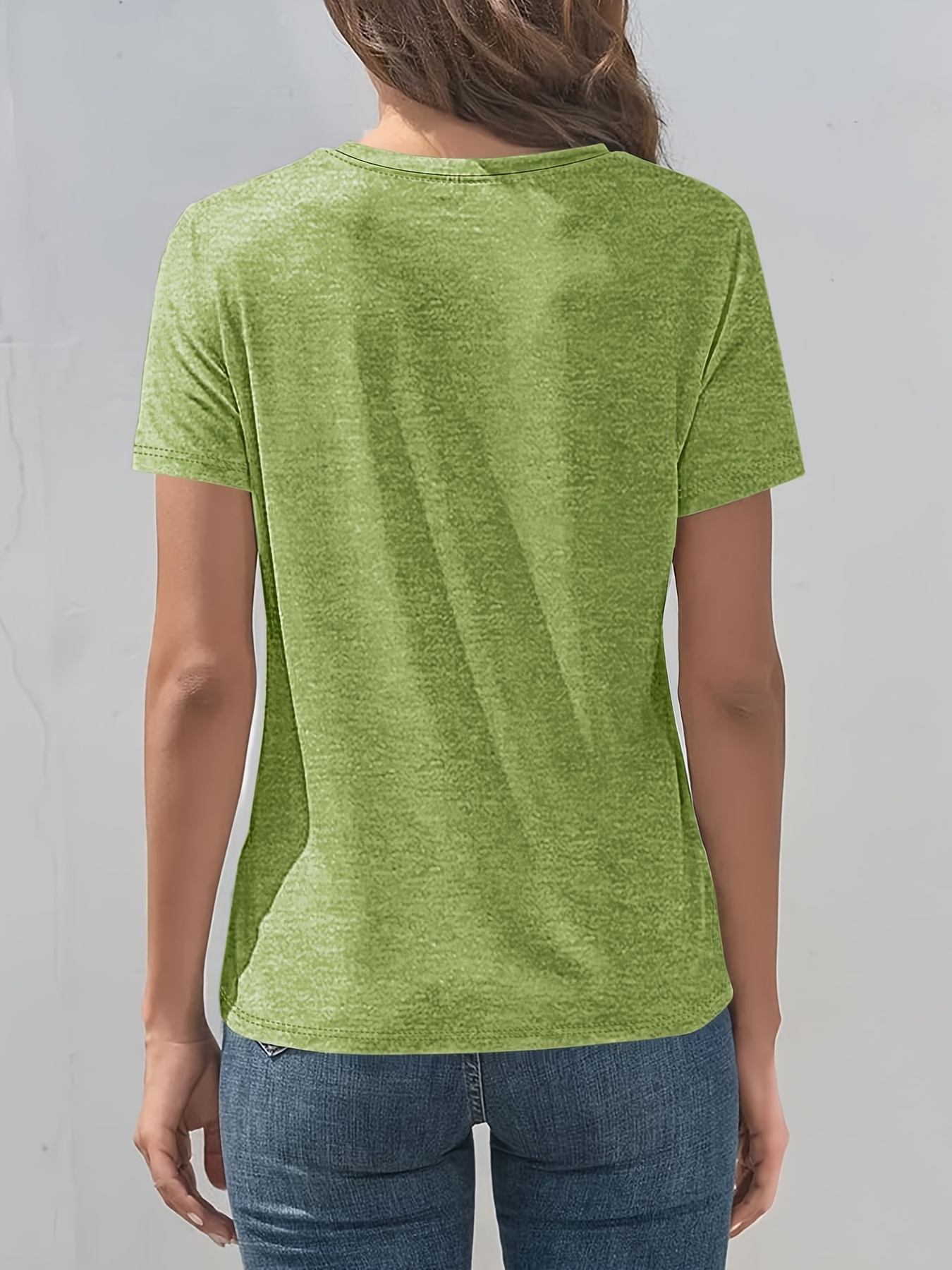 Women'S Stylish Commuting Shirt with Pleated Design at The Chest, Round Neck, And Short Sleeves.