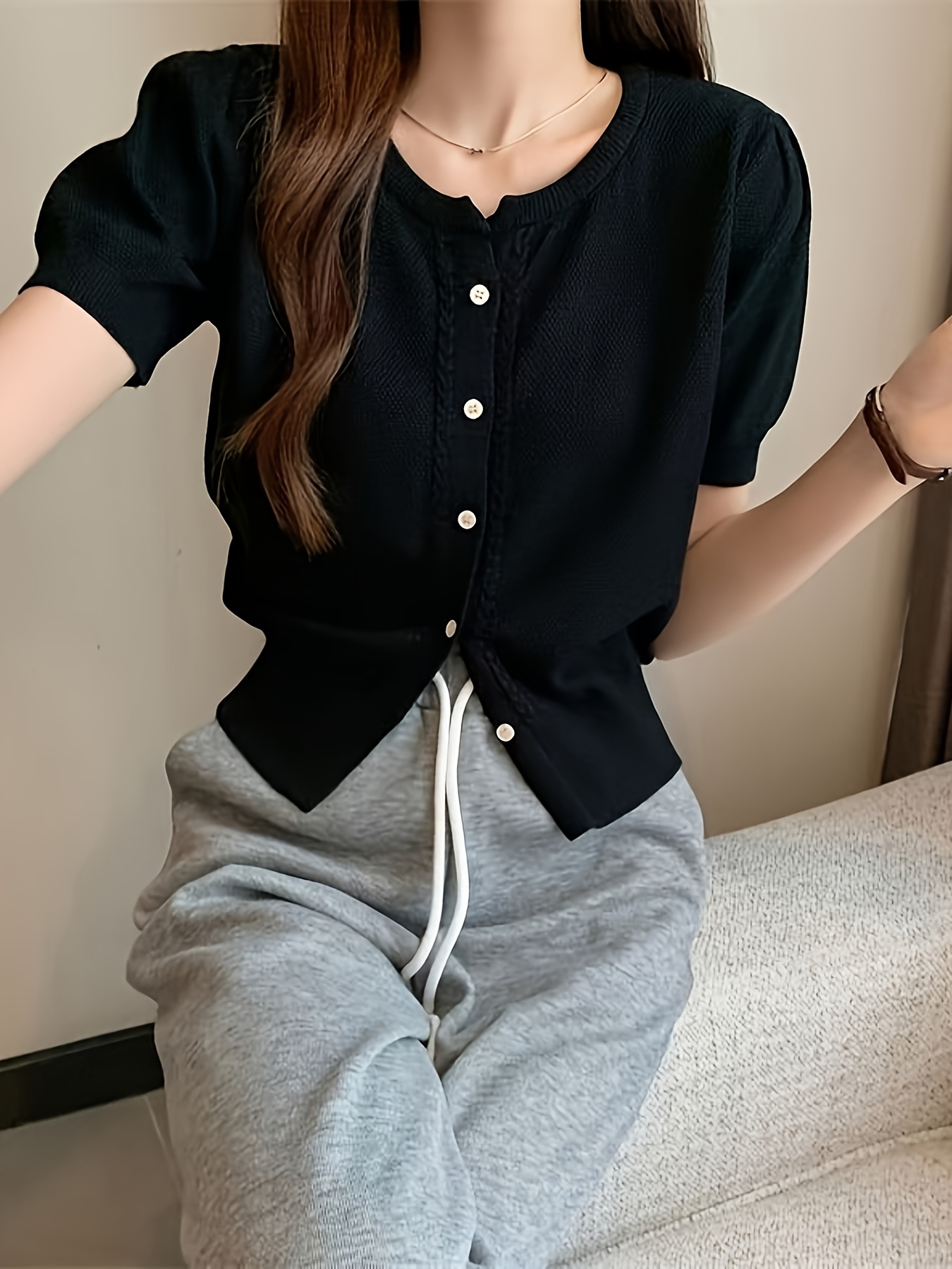 Fabric-sensitive Niche Designer Slim-fit T-shirt, French-style High-end Cropped Cardigan, Vintage Short-sleeve Top, Short Cropped Jacket, Women's 2025 New Lightweight Cardigan Top for Layering with Skirts, Korean-style Solid Color Cardigan
