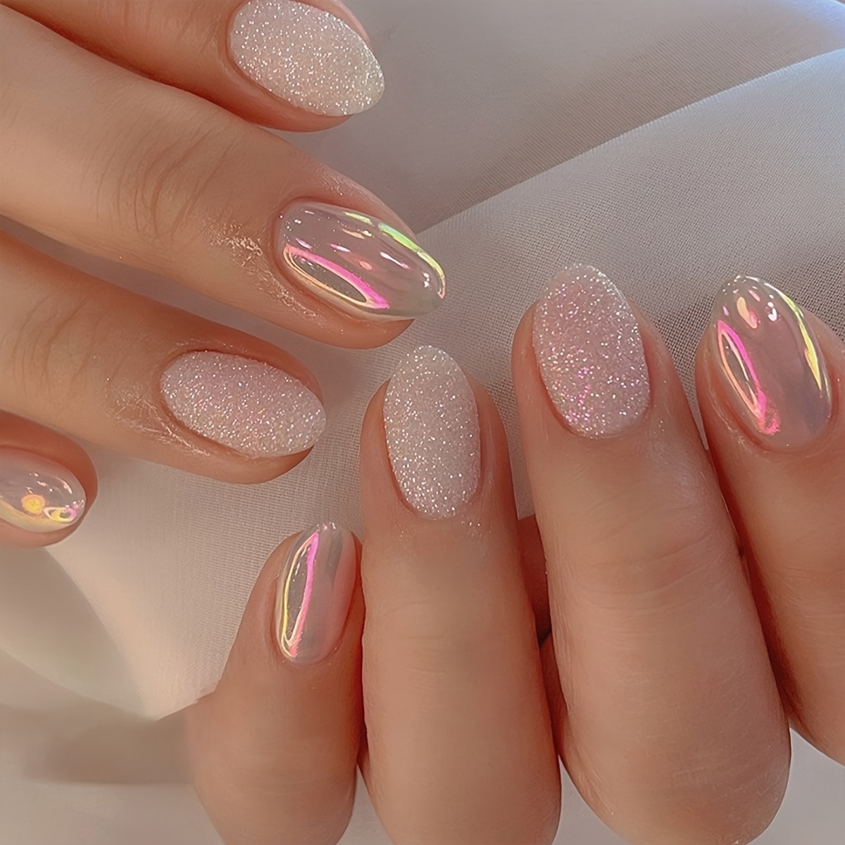 E-shop 24-teiliges Set Kurze Ovale Glitzer-Gradient-Kunstnägel mit Jelly-Kleber + Nagelpolierkit für Frauen, ideal für Partys, Tanzen und