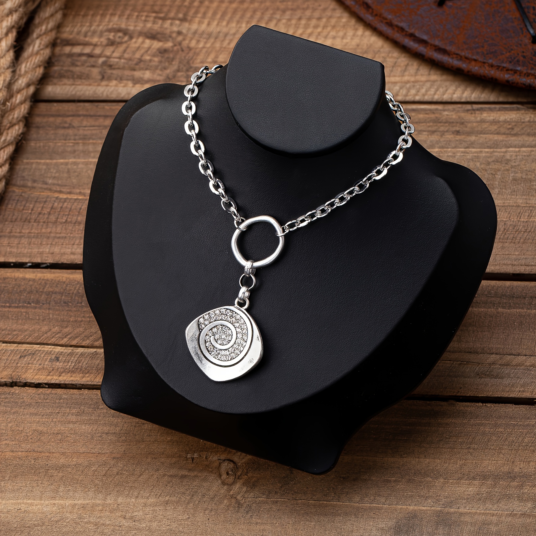 Image of Bohemian Style Spiral Curved Geometric Minimalist Versatile Women's Fashion Pendant Necklace, Suitable For Vacation And Daily Wear
