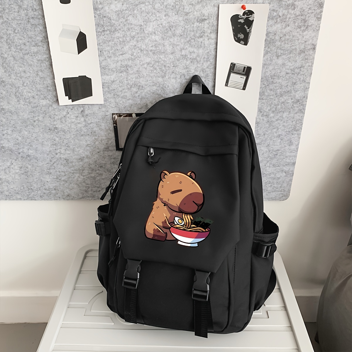 

Capybara Eat Noodles Print Pocket Flap Large Capacity Versatile Trendy Backpack, Trendy Backpack For Daily Commuting, Laptop Bag Bookbag