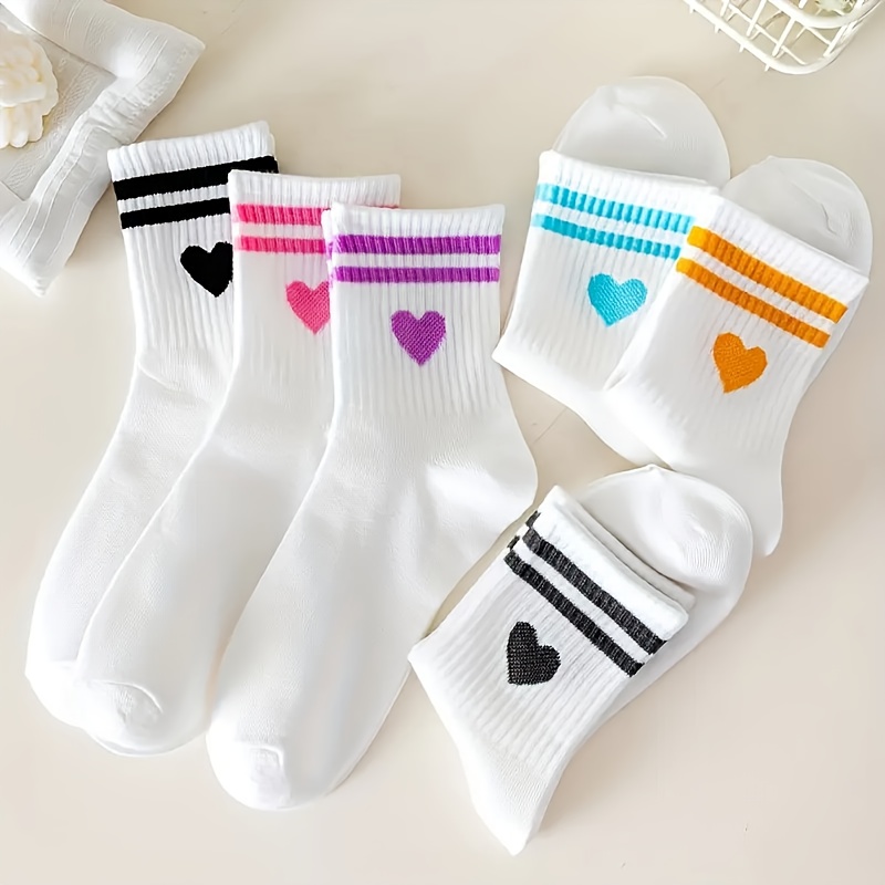 E-shop 6 Paar zufällige Quersteg-Freizeitmode-Atmungsaktive Socken, gestreifte vielseitige Damensocken, Cartoon-Herz-Crew-Socken