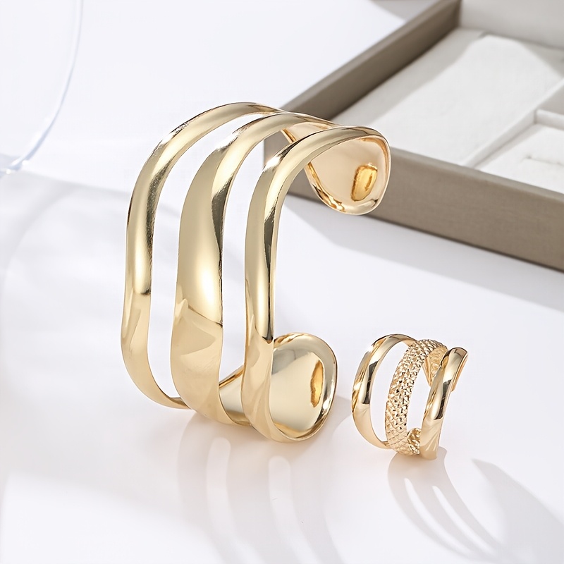 Women's Adjustable Hollow Line Wave Design Bracelet & Ring Set
