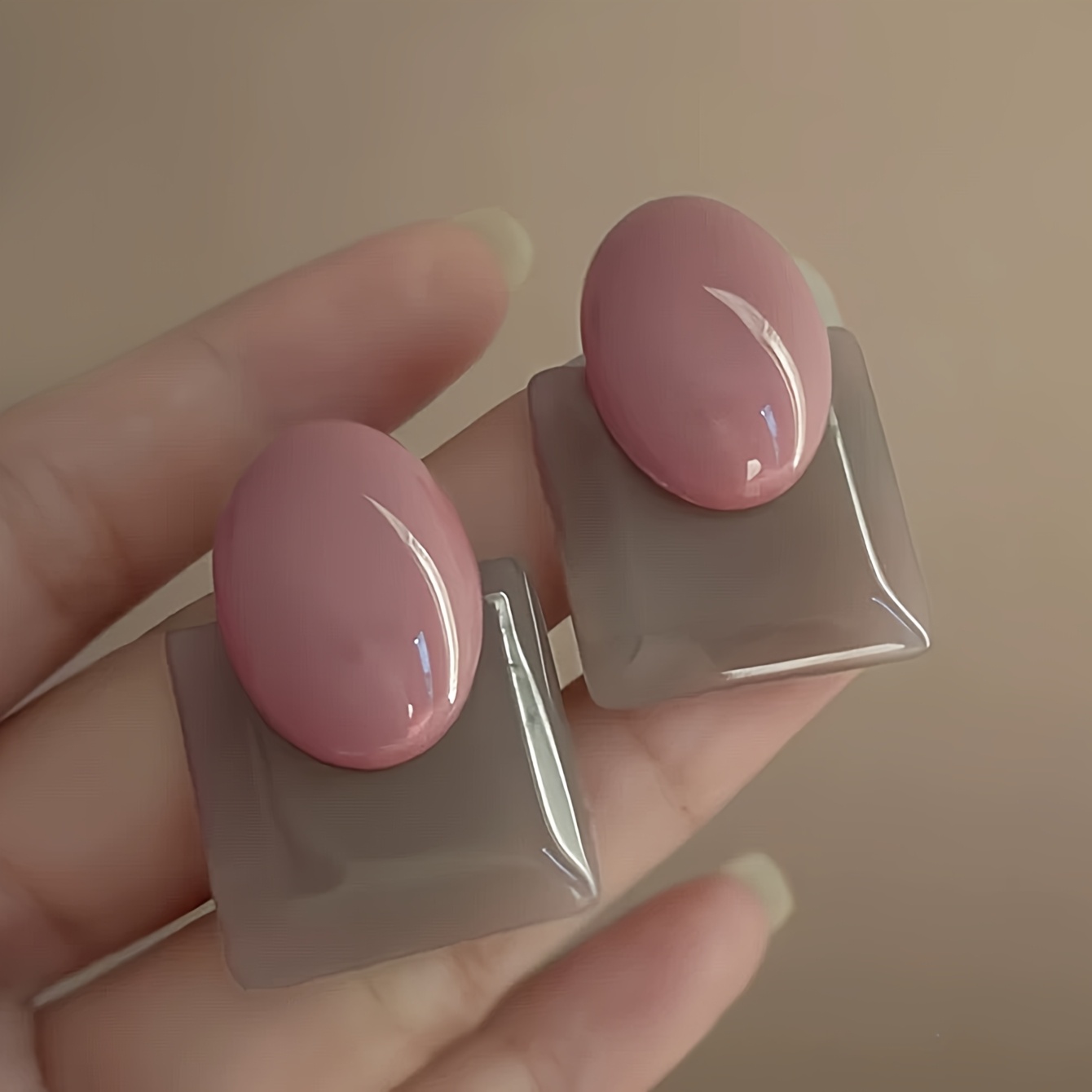 Image of 1 Pair Temperament Easy Gentle Rose Pink Niche Design Geometric Resin Contrast Square Stud Earrings Suitable For Women' Casual Wear