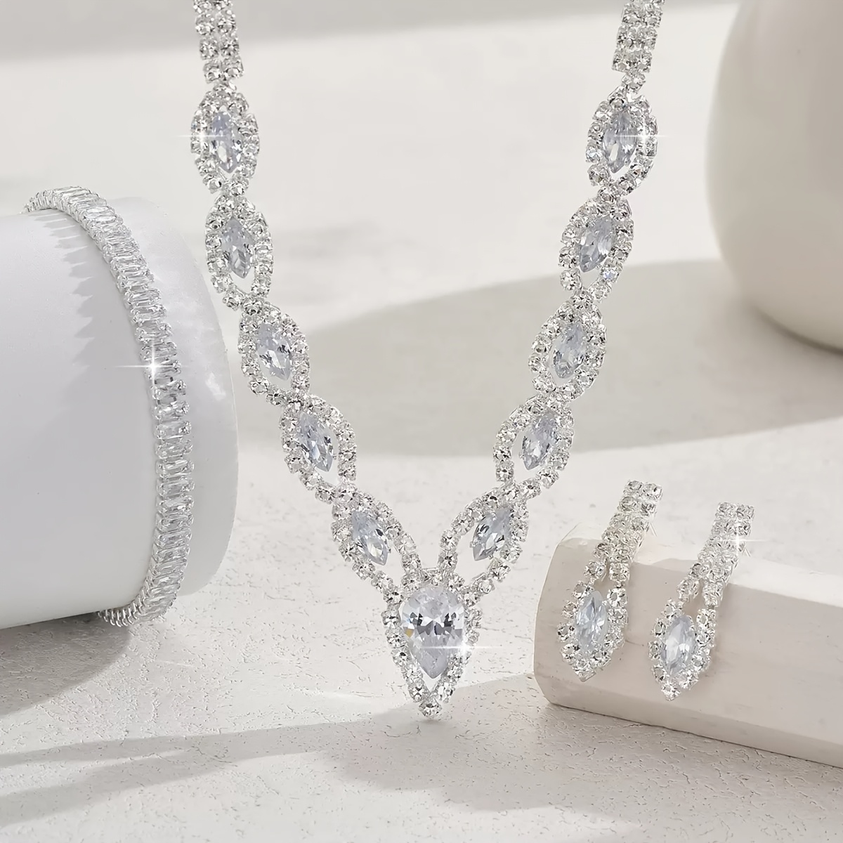 TEMU Accessoires de mariée style coréen avec strass incrustés, comprenant collier, bracelet et boucles d'oreilles, parfaits pour , les banquets et de