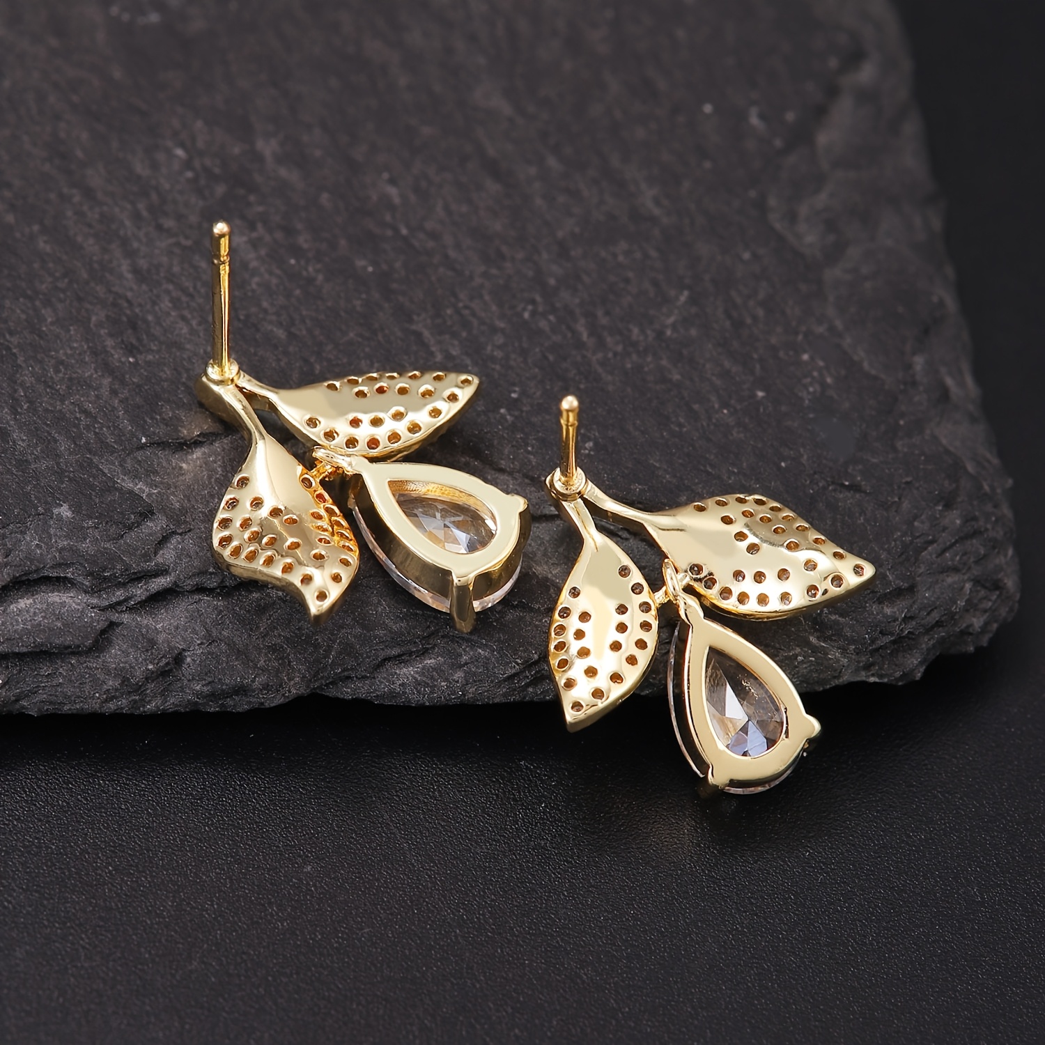 Luxurious Leaf-inlaid Teardrop Cubic Zirconia Stud Earrings