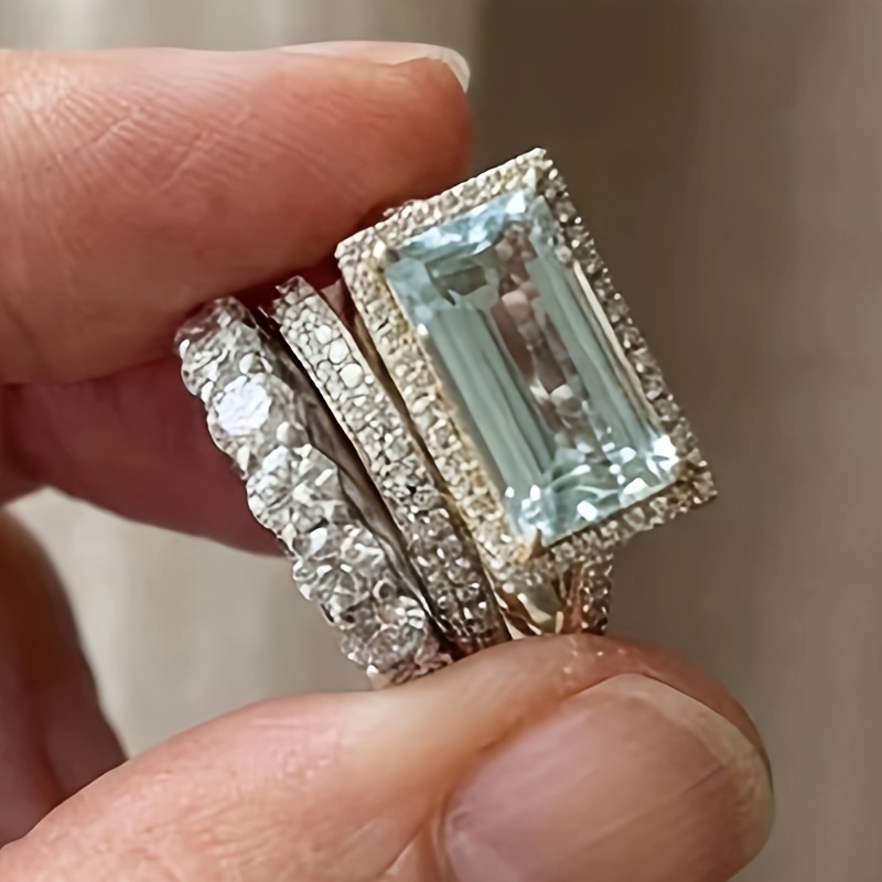 Luxurious Retro Three-Piece Light Blue Gemstone Ring Set