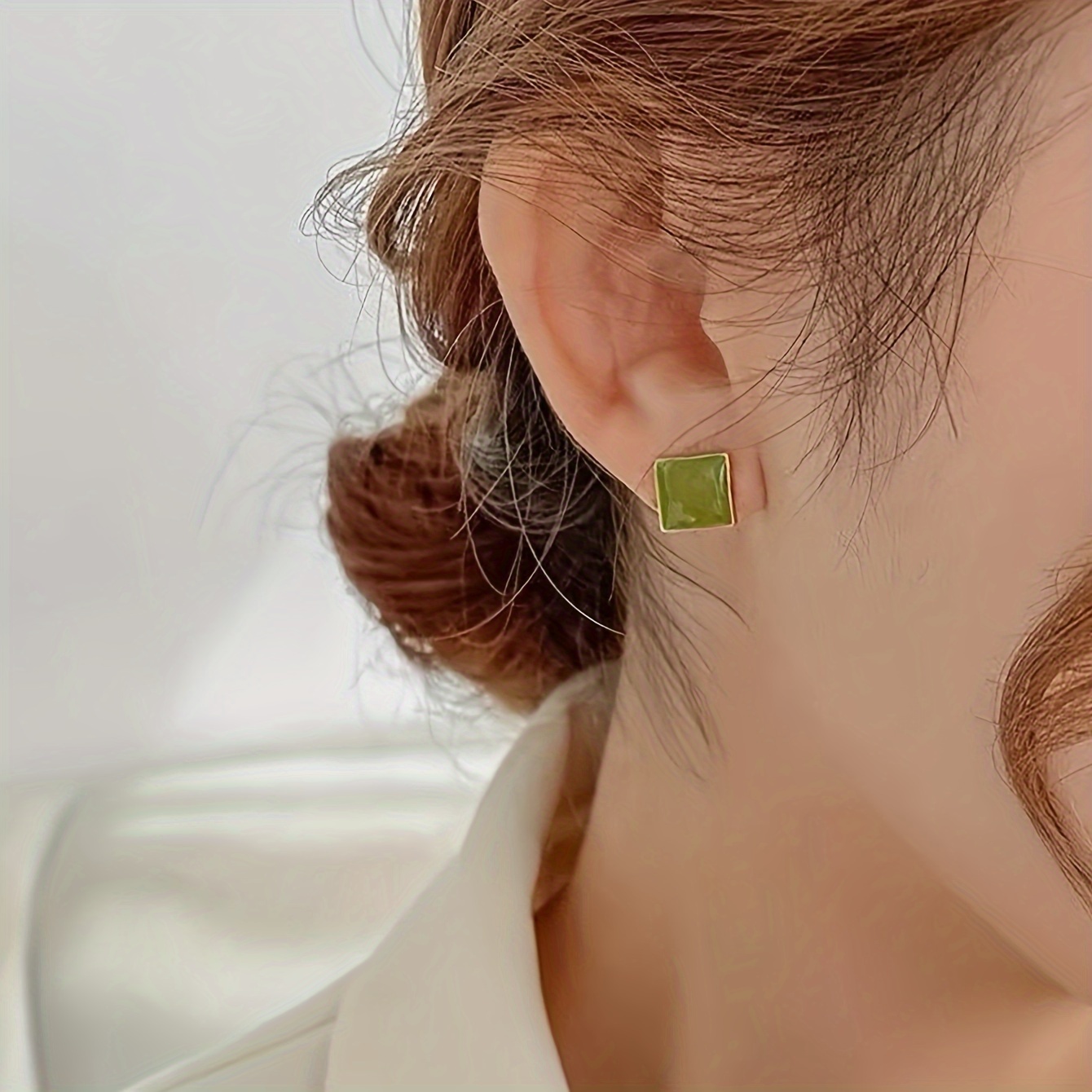 Image of 1 Pair Women's Small Square Stud Earrings - Green Minimalist Elegant Ear, Small Square Plate Design Suitable For Daily Wear & Parties, Versatile For Occasions, No Coating Maintenance