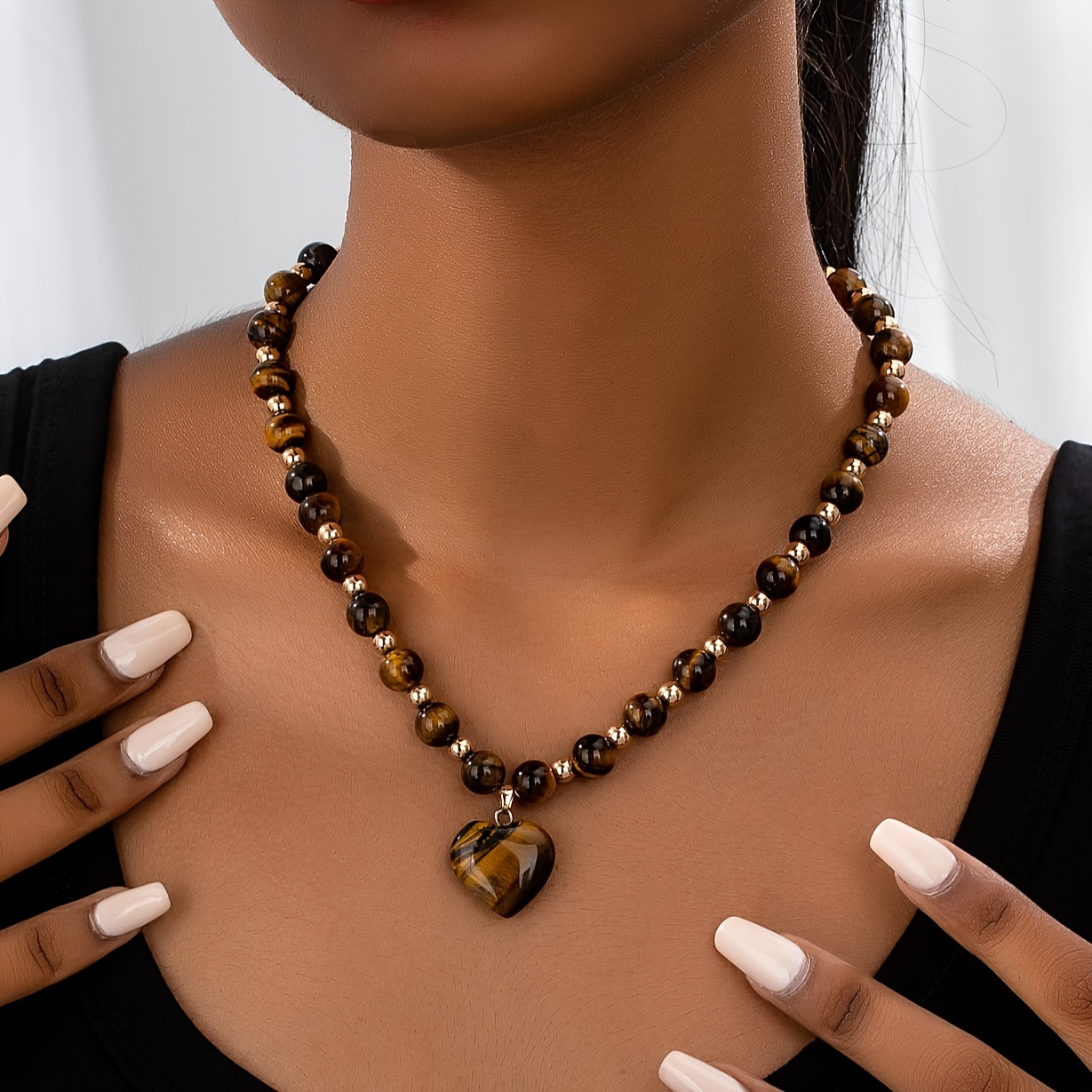 

Collier en pierre de jade oeil de tigre élégant avec pendentif en forme de cœur pour femmes - Bijoux de mode luxe non plaqués pour porter quotidien, fêtes et occasions spéciales