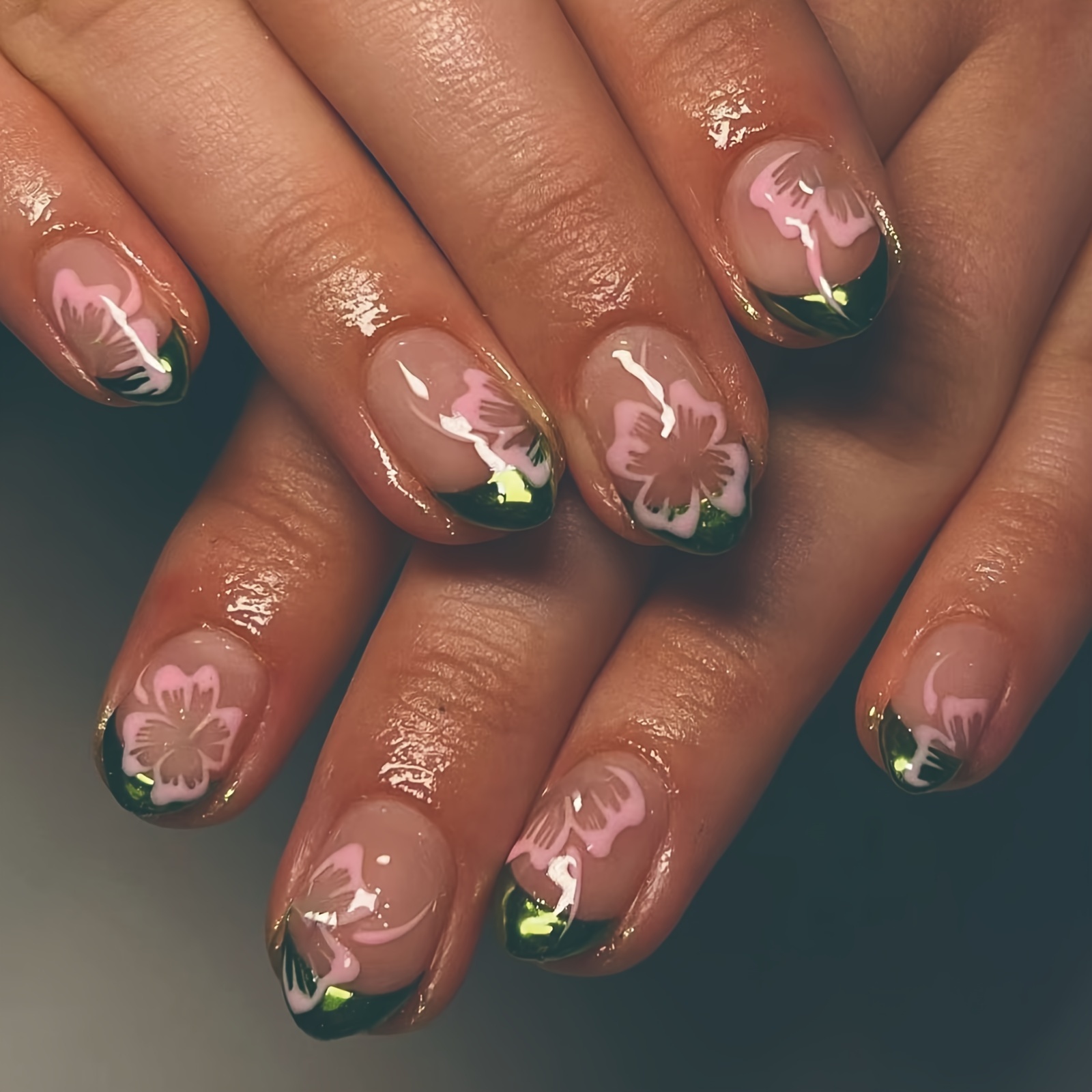 

24pcs Short Oval Press-on Nails, French Tip With Glitter Green Accents, Spring/summer Pink Floral Design, Pre-designed Fake Nail Set, Easy Application