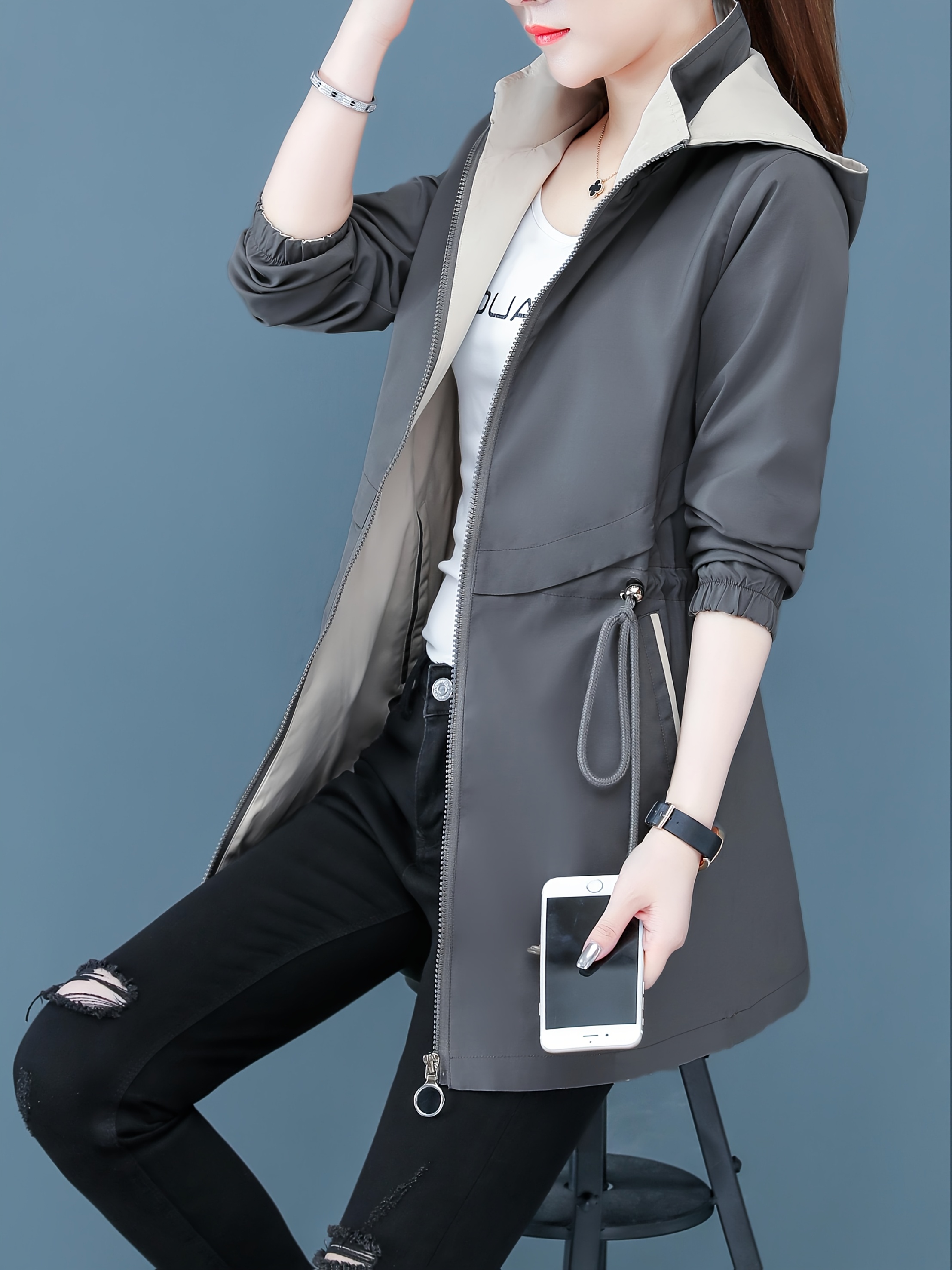 Abrigo Tipo Trench con Capucha Reversible para Mujer - Chaqueta Ajustada y Casual con Bolsillos Cremallados, Uso Doble Cara, Beige y Granate, Poliéster Ligero para Primavera/Otoño
