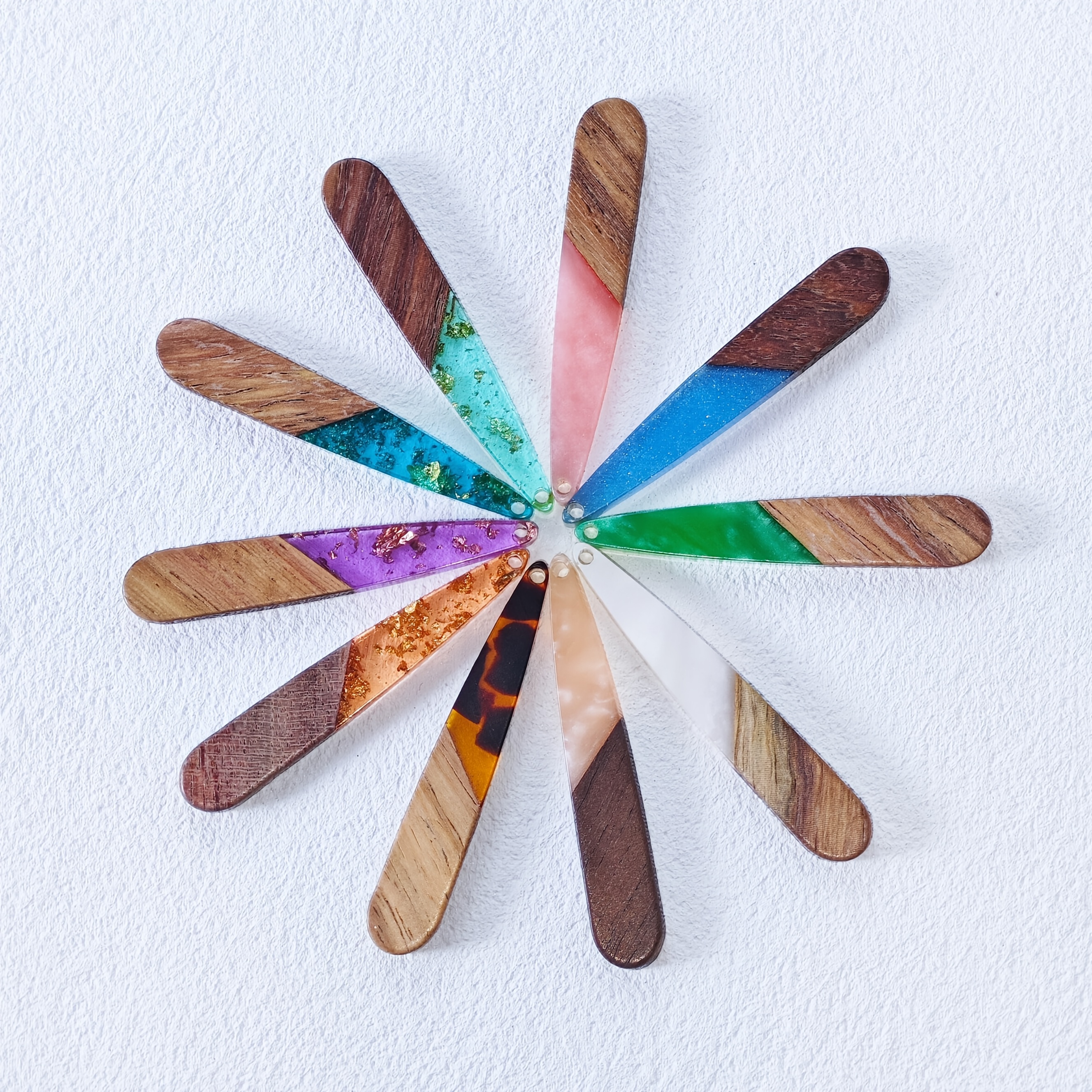 18pcs Fashionable Water Droplet Resin Pendant Set