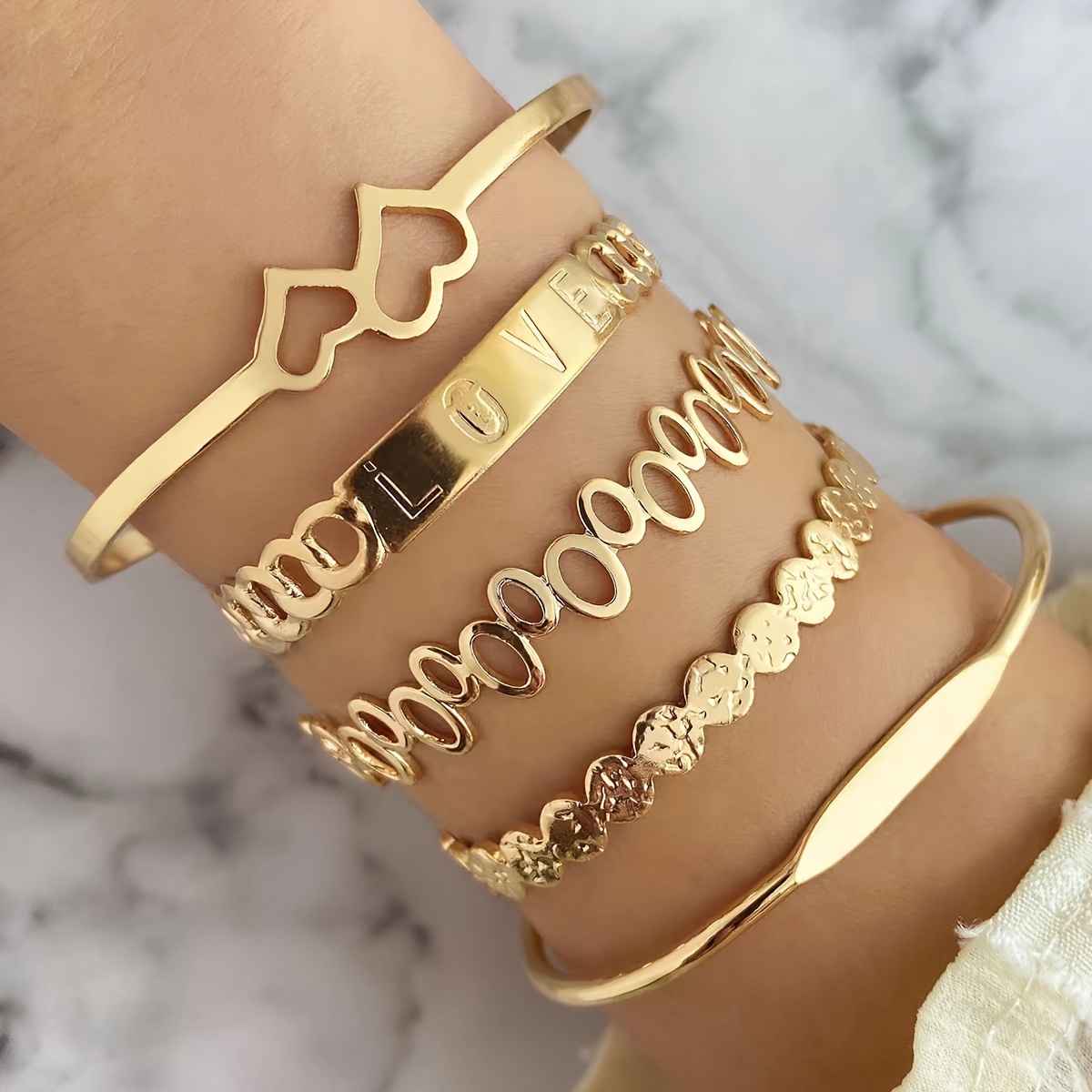 

5-piece Golden-tone Love Letter Cuff Bracelets, Hollow-out Retro Style Bangle, Elegant Wrist Accessories For Women, Party Decor