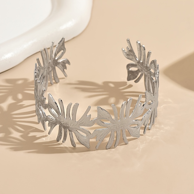 Exaggerated Geometric Openwork Leaf Bangle Bracelet