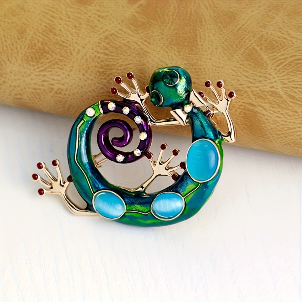 Baroque Style Brooch Pin For Men And Women Featuring A Lizard Design