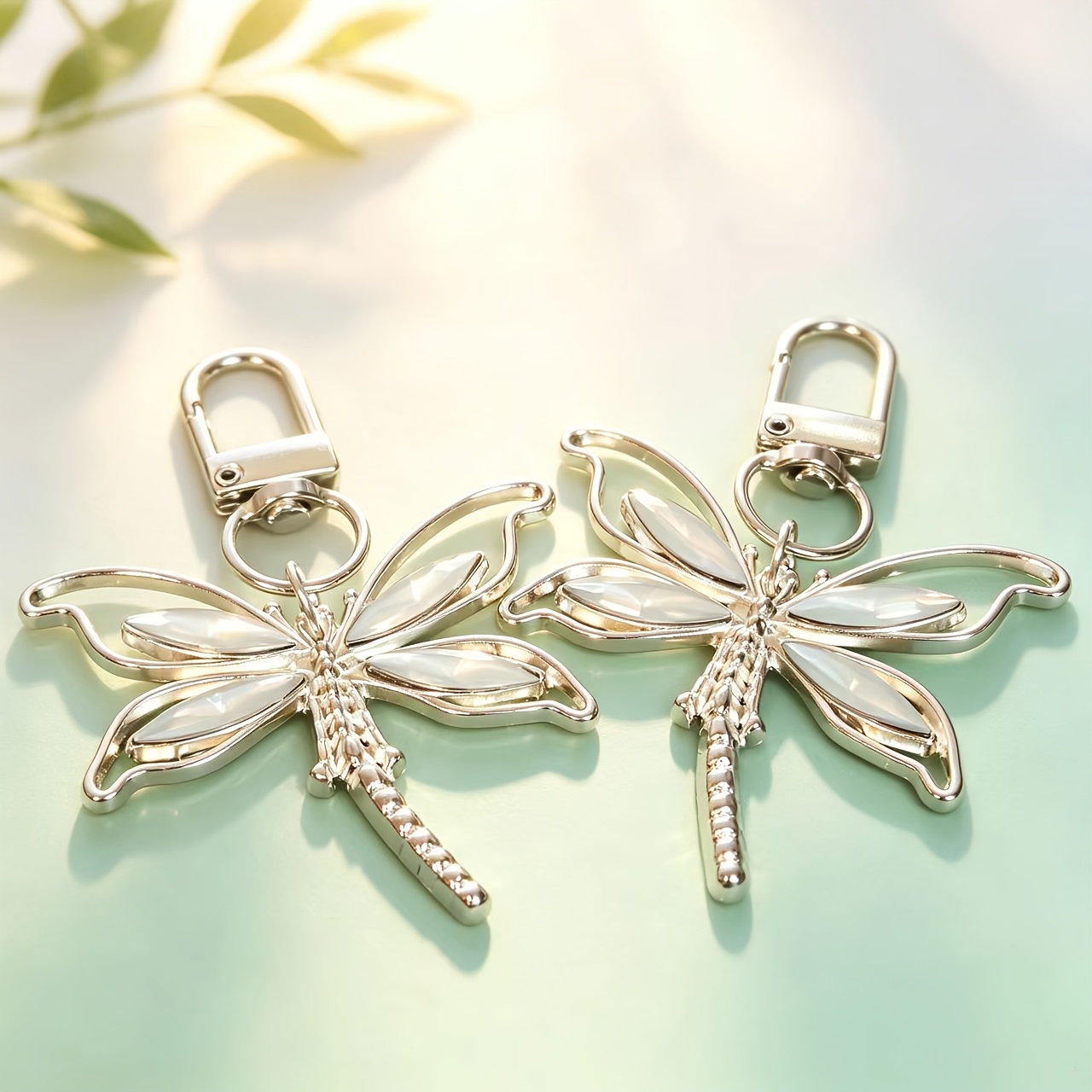 TEMU 2pcs Per Set, Light Luxury -encrusted Hollow Dragonfly Metal Keychains, Available In Golden And Silvery 2 Colors, Business Men' Key Pendants,