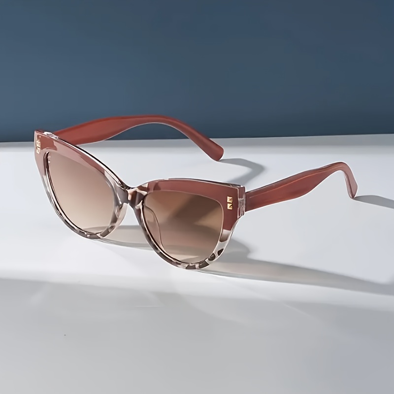 1 Pair Unisex Fashion Trendy Color-Block Cat-Eye Decorative Glasses, Perfect Holiday Gift for Loved Ones and Friends, Ideal for Wedding Season, Mother's Day, Valentine's Day, Birthday Gifts, Great for Daily Activities and Fashion Shows, Large Frame