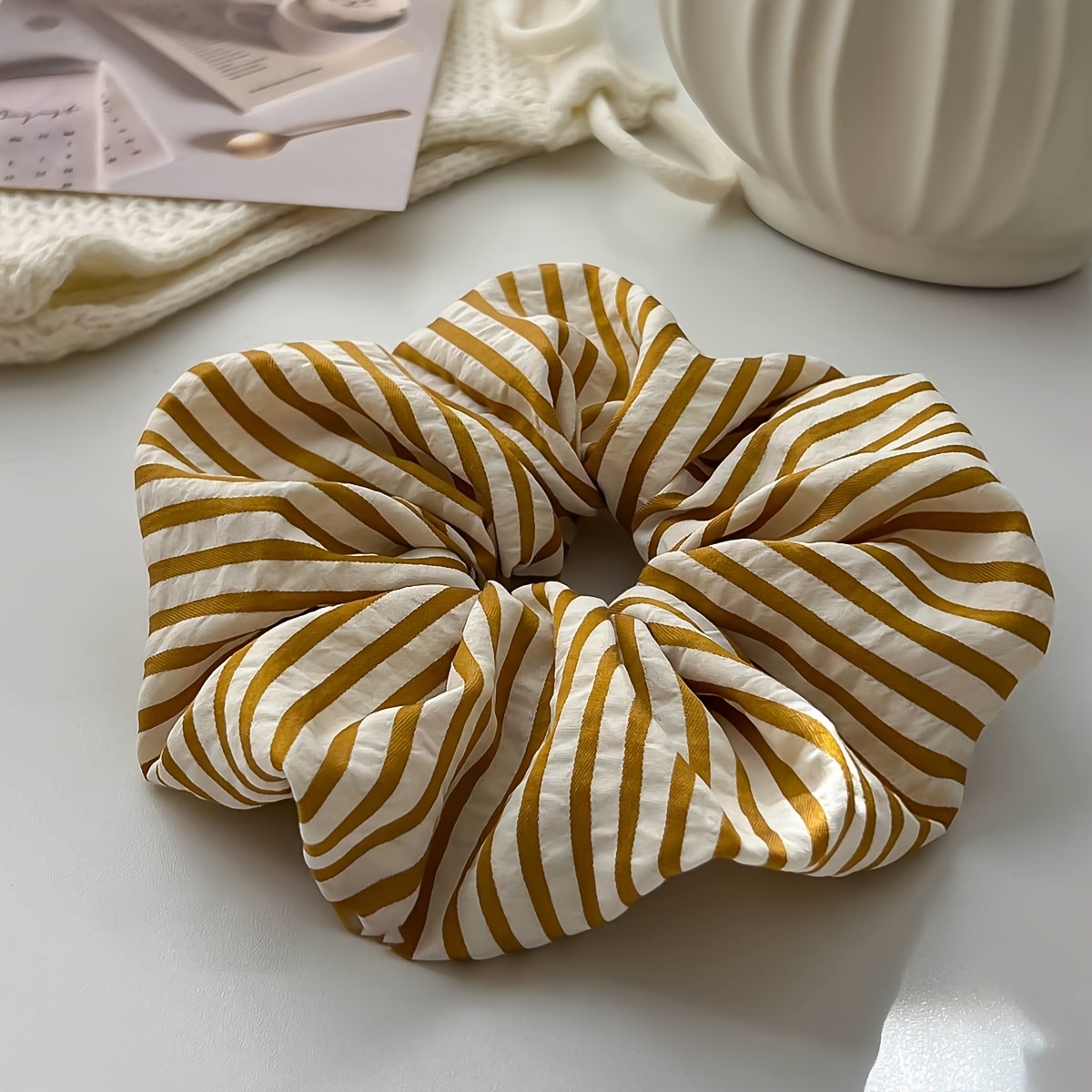 New Large Fabric Striped Donut Hair Tie For Women, Elegant And Simple Hair Accessory, 1-pack