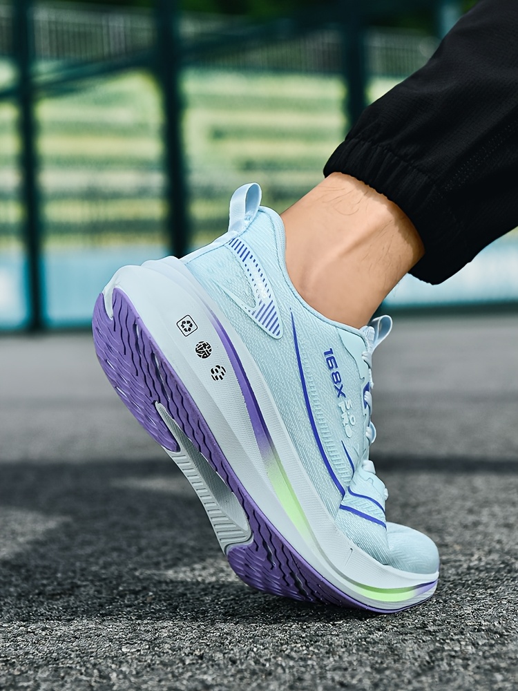 Chaussures de Course pour Hommes – Légères et Respirantes, Semelle Souple Amortissante Pour Usage sur Route & Sentier Chaînes Multifonctionnelles Antidérapants Adaptées au Marathon Triathlon VTT Cyclisme Gym Aérobic Randonnée Alpinism Port Quotidiens Mode Urbaine Style Sport Chaussettes d'Entraînements en Salle Entrainement à la Coupe du Monde Moderne Conception Durable Construction Solide Coussinée