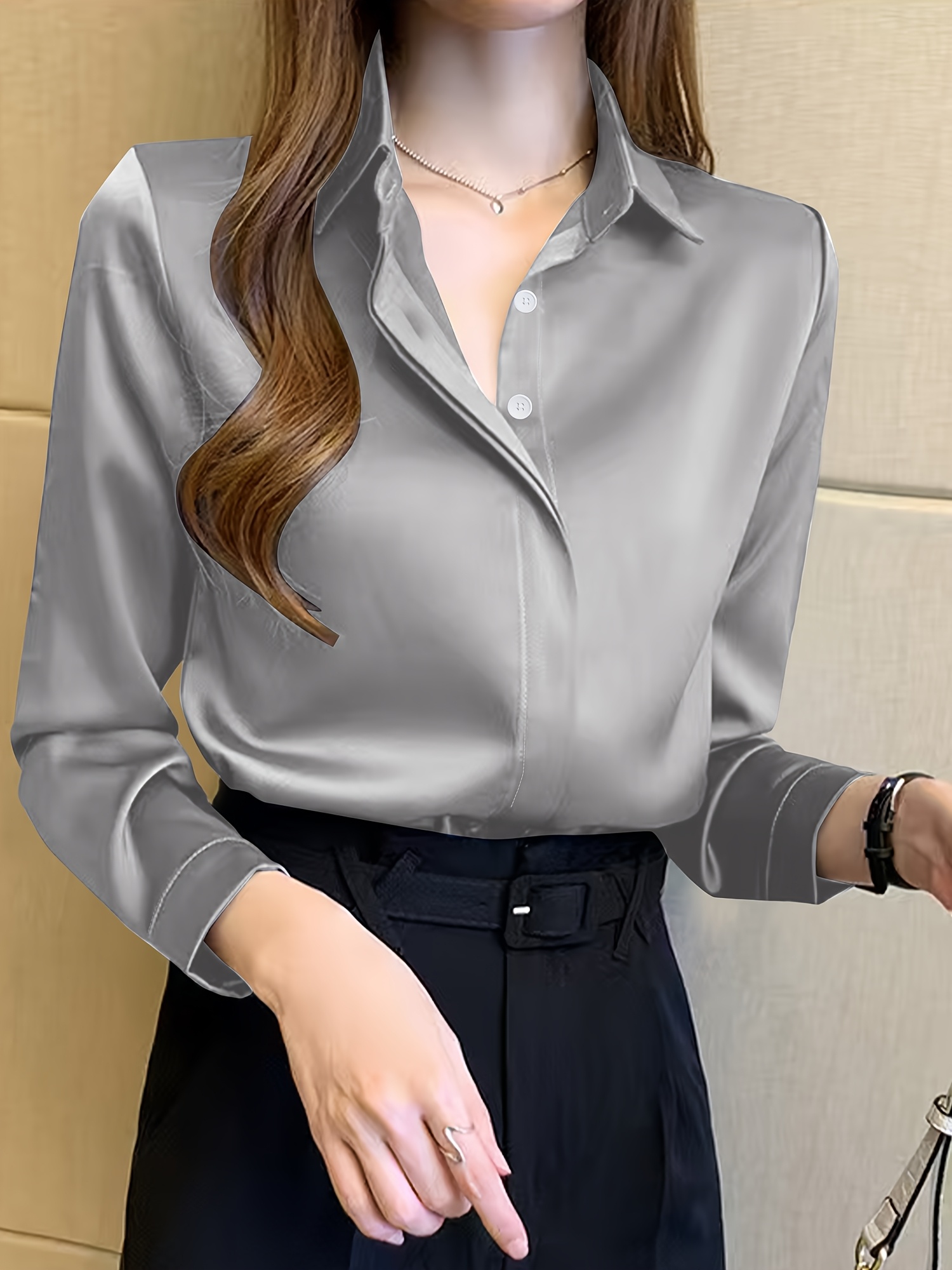 Outfits Blusas Elegantes Color Gris Blusa Plata Color Plata Outfit