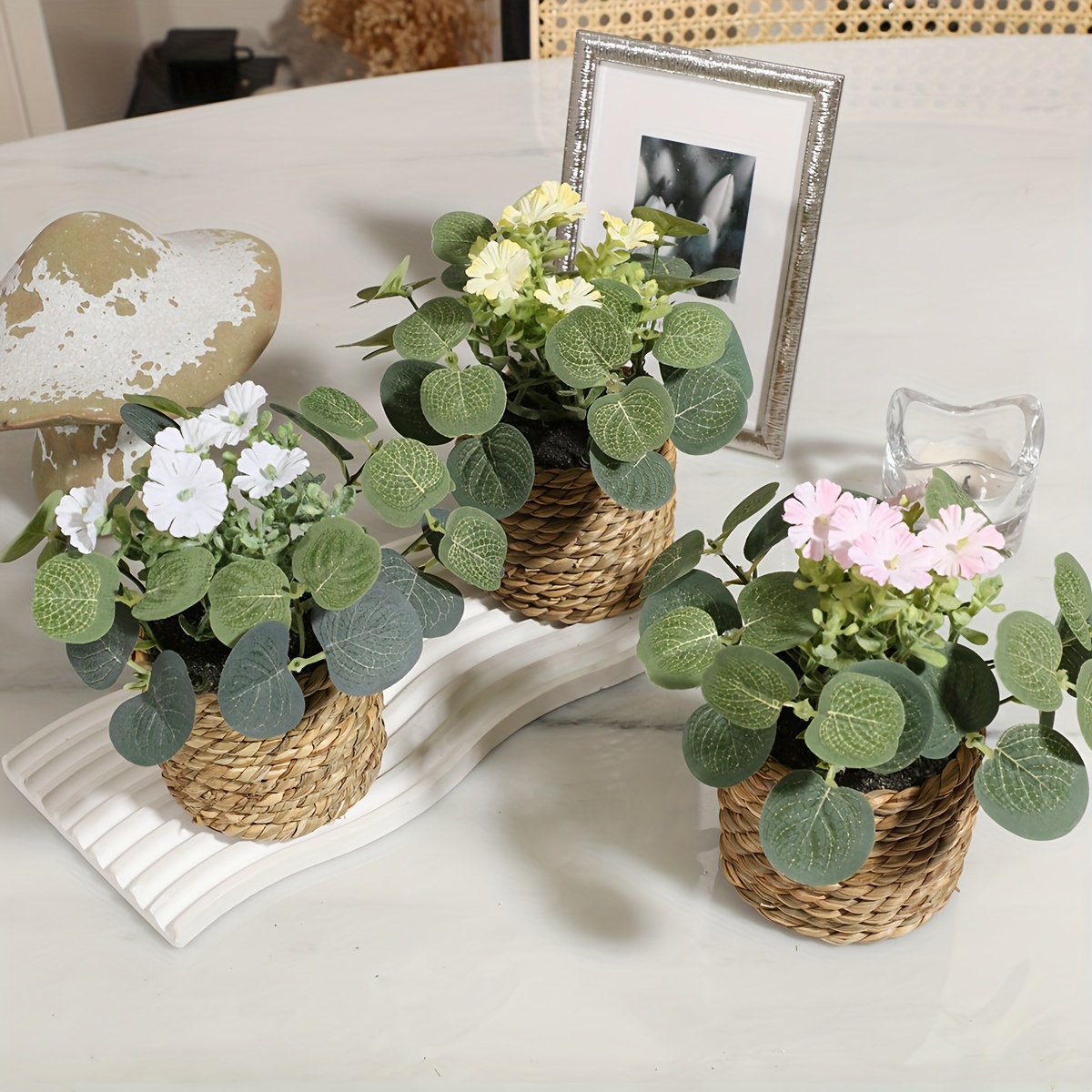

1pc Rattan Woven Small Flower Eucalyptus Potted Plant, Simulated Eucalyptus Leaves Small Flower Grass Stool, Made Of Pe Material, Desktop Ornament, Artificial Potted Plant, Artificial Flower