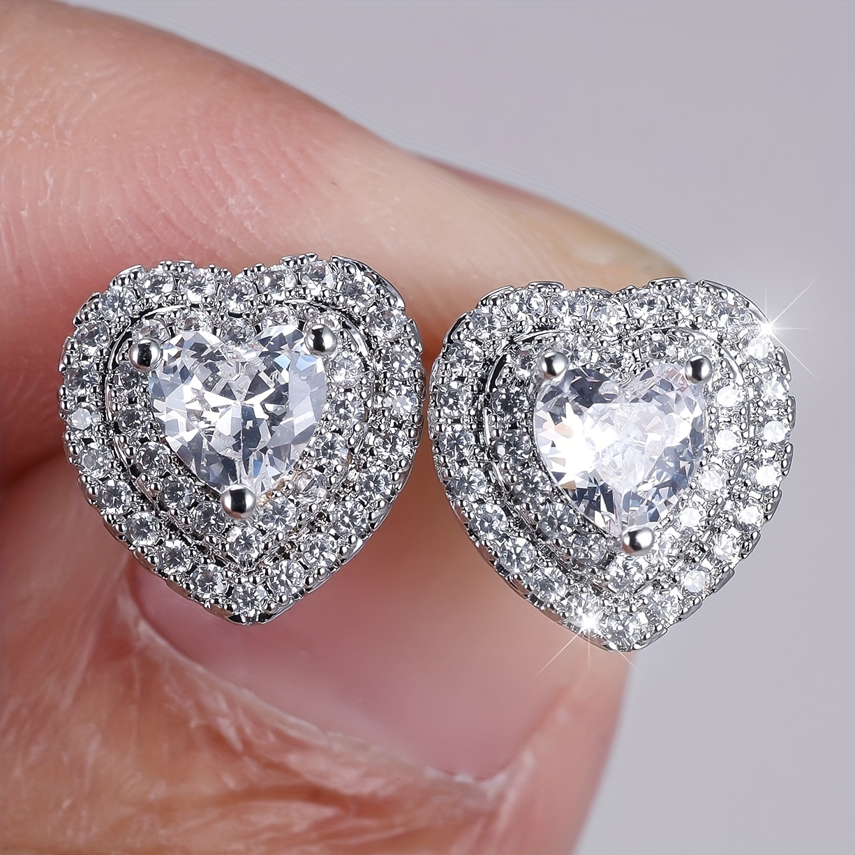 TEMU A Pair Of Elegant And Luxurious Earrings Featuring Synthetic Zirconia Hearts, A Fashionable And Romantic Gift For Valentine's Day
