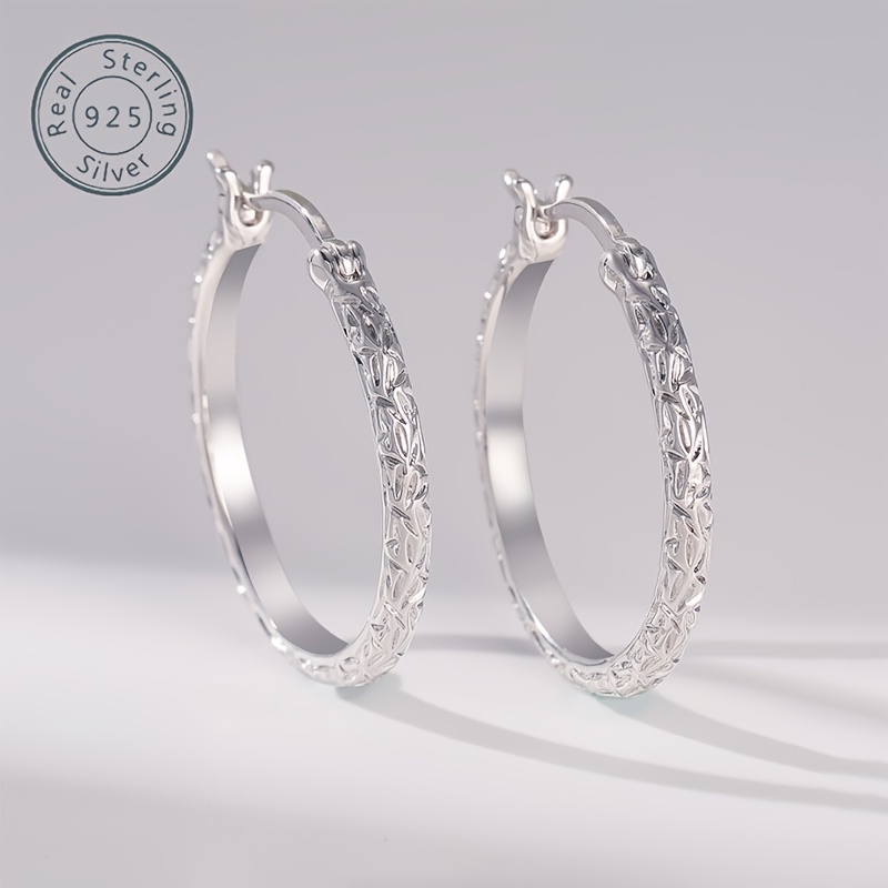 925 sterling silvery hoop earrings italian hand carved diamond cut clasps designed for     vintage   is   for ladies wives   mothers birthdays anniversaries valentines gift boxes Product details 4