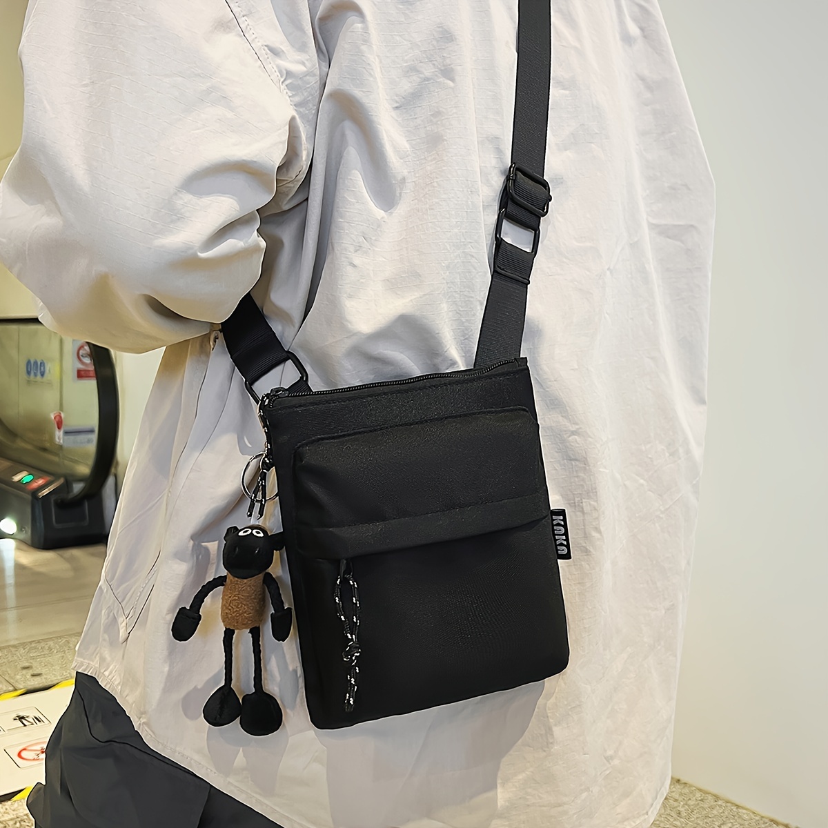 

Casual Trendy Versatile Square Sling Bag For Men And Women, Simple Shoulder Bag For Outdoors