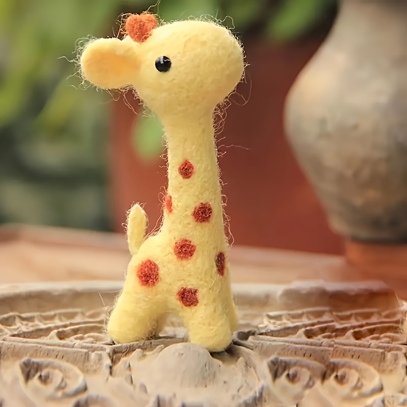 

1set Cute Giraffe Wool Needle Felting Kit For Beginner Starers, Needle Felting Kits For Diy Art Craft, Diy Material Package, Homemade Pendant Gift For Friends Family