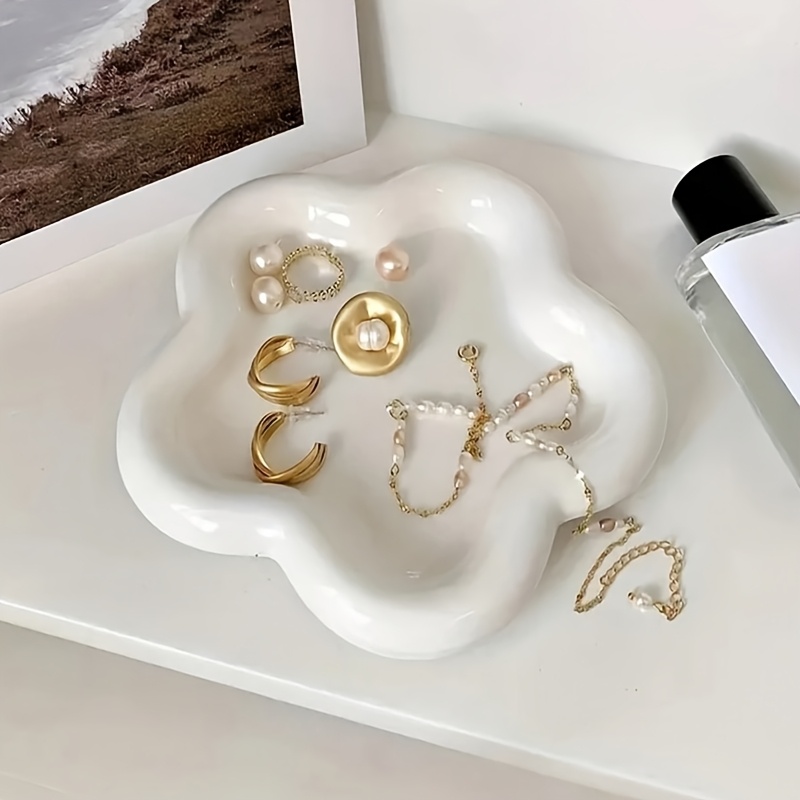 

A Stylish Floral Resin Jewelry Tray For Room Decoration - A Multifunctional Organizer Suitable For Nail Art, Accessories, Necklaces, Earrings, Bracelets, And Tools With Hooks - Home Decor Accessory.