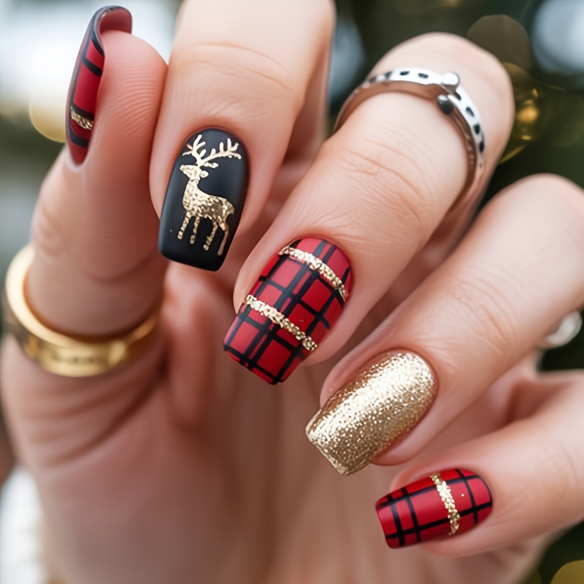 TEMU 24pcs Christmas Nail Stickers, Medium Square Red Lines With Golden Glitter Reindeer Pattern Print, Matte Full-coverage Press-on Artificial False